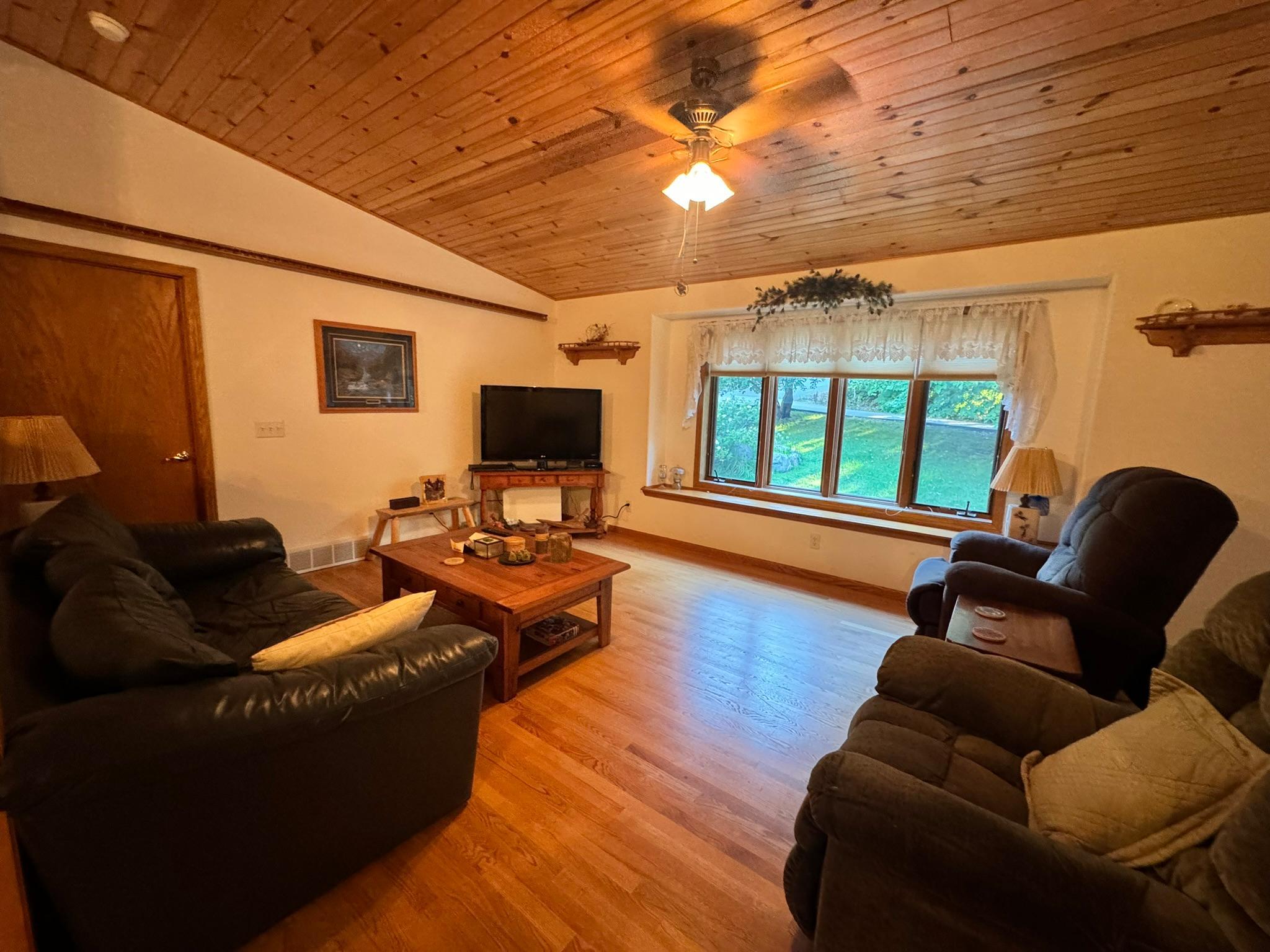 2001 single family home for sale at 7990 S Agency Estates Drive NW in Walker, MN — 3 bed, 2 bath (photo 13 of 36)
