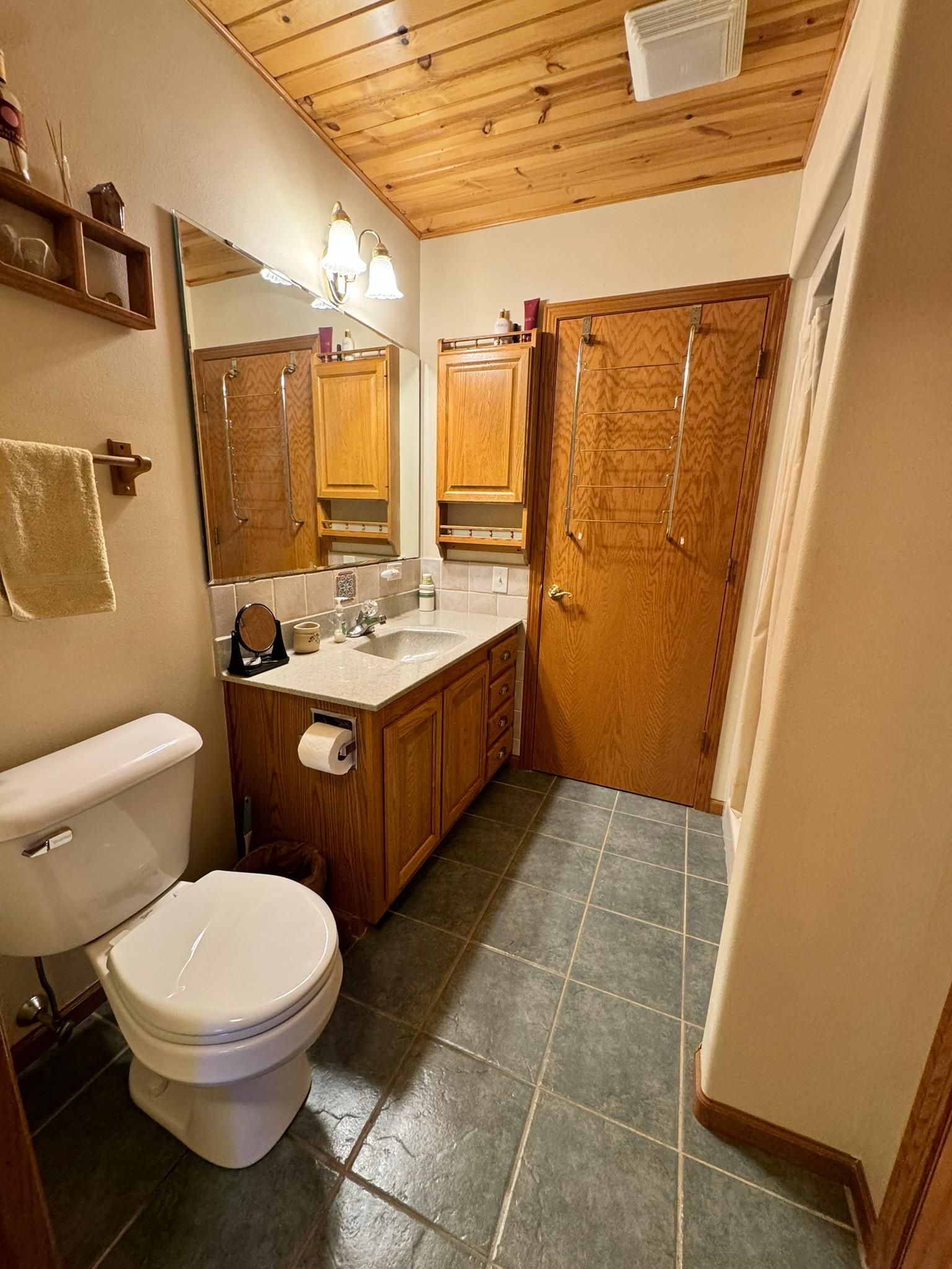 2001 single family home for sale at 7990 S Agency Estates Drive NW in Walker, MN — 3 bed, 2 bath (photo 19 of 36)