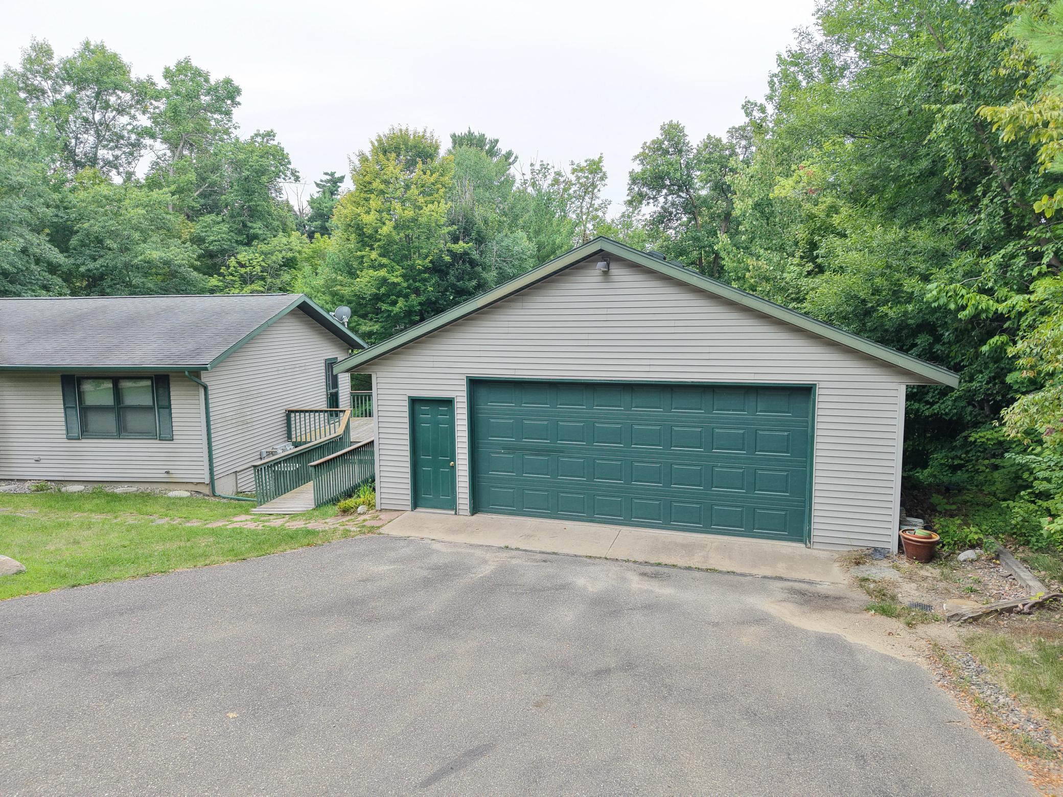 2001 single family home for sale at 7990 S Agency Estates Drive NW in Walker, MN — 3 bed, 2 bath (photo 3 of 36)