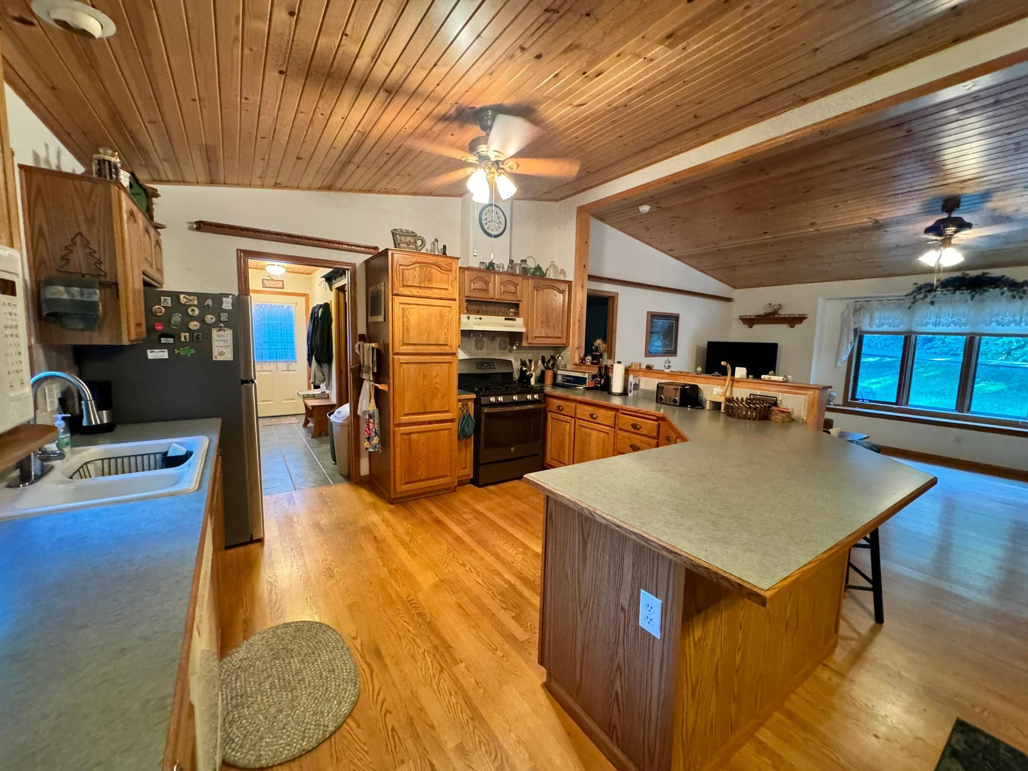 2001 single family home for sale at 7990 S Agency Estates Drive NW in Walker, MN — 3 bed, 2 bath (photo 9 of 36)