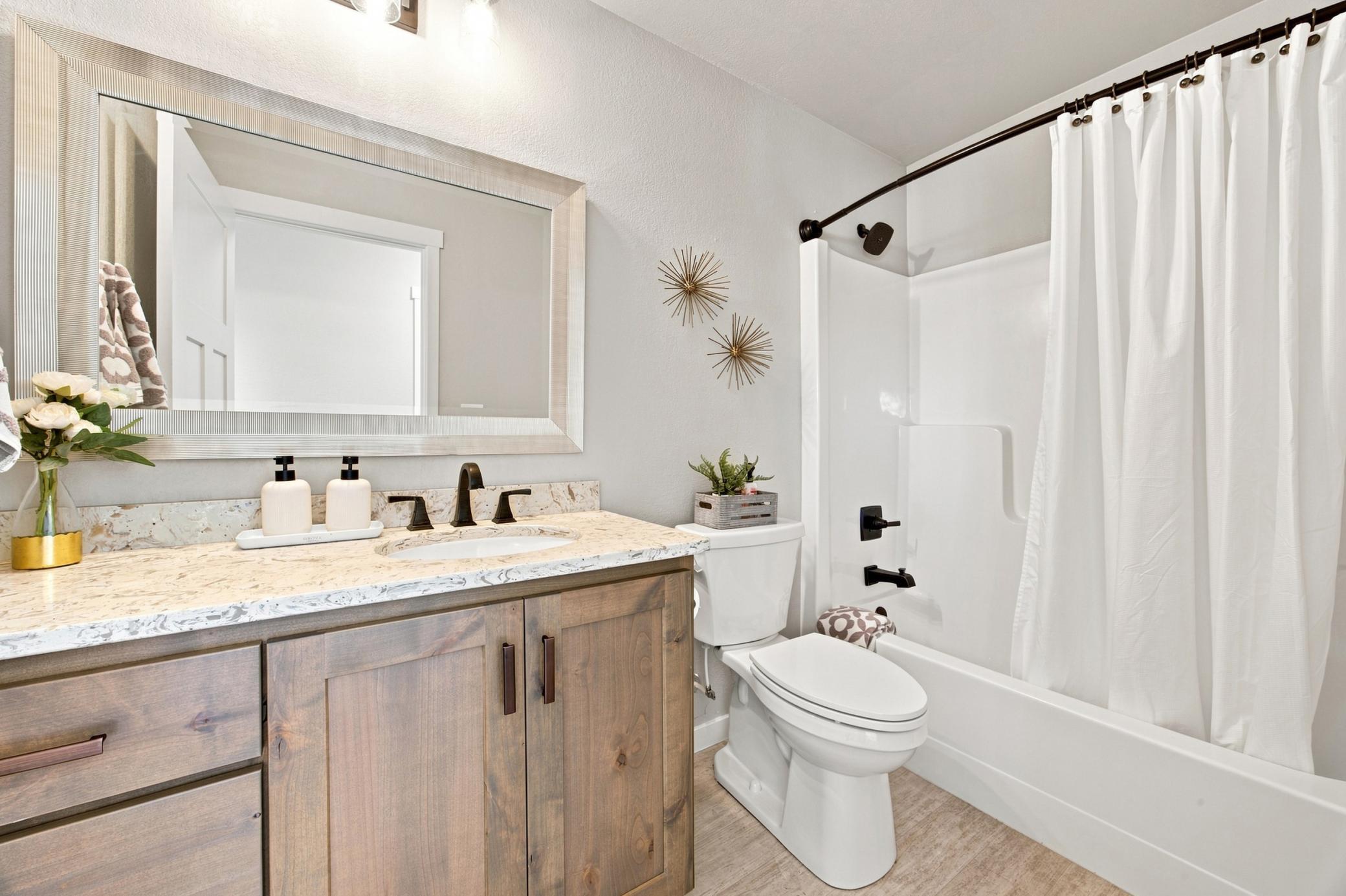 2019 single family home for sale at 1102 LILAC Lane in Moorhead, MN — 4 bed, 3 bath (photo 14 of 42)