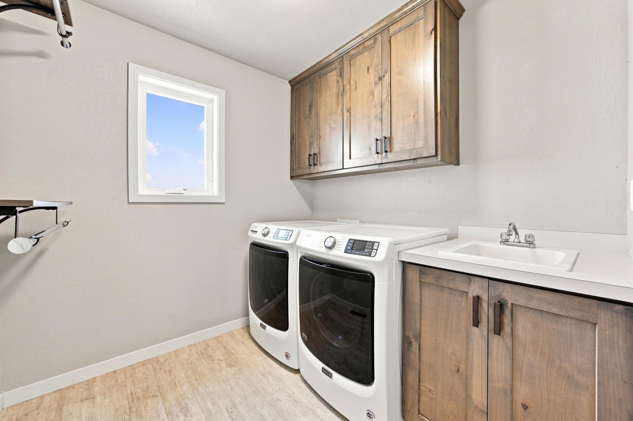 2019 single family home for sale at 1102 LILAC Lane in Moorhead, MN — 4 bed, 3 bath (photo 19 of 42)