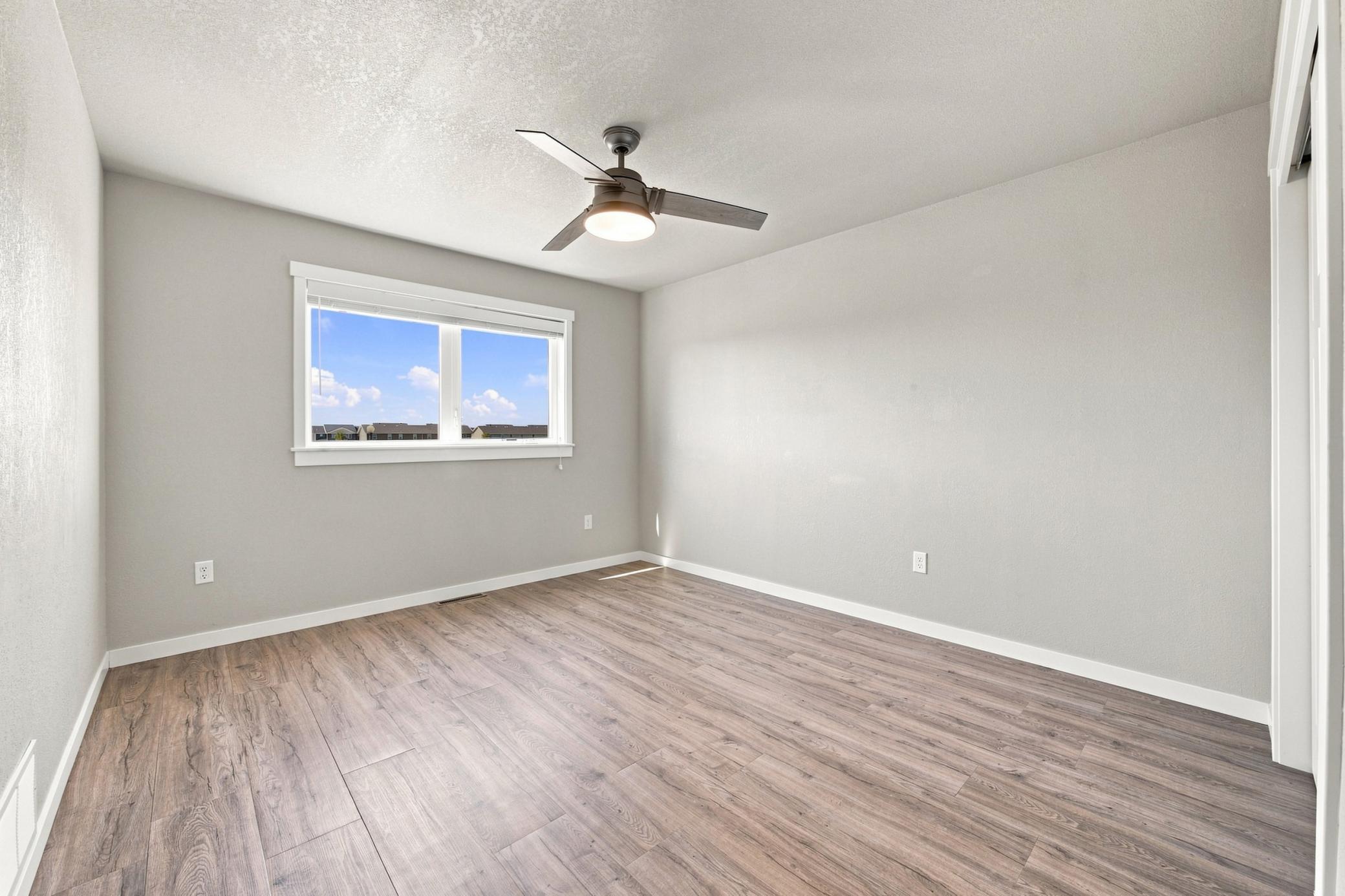 2019 single family home for sale at 1102 LILAC Lane in Moorhead, MN — 4 bed, 3 bath (photo 20 of 42)