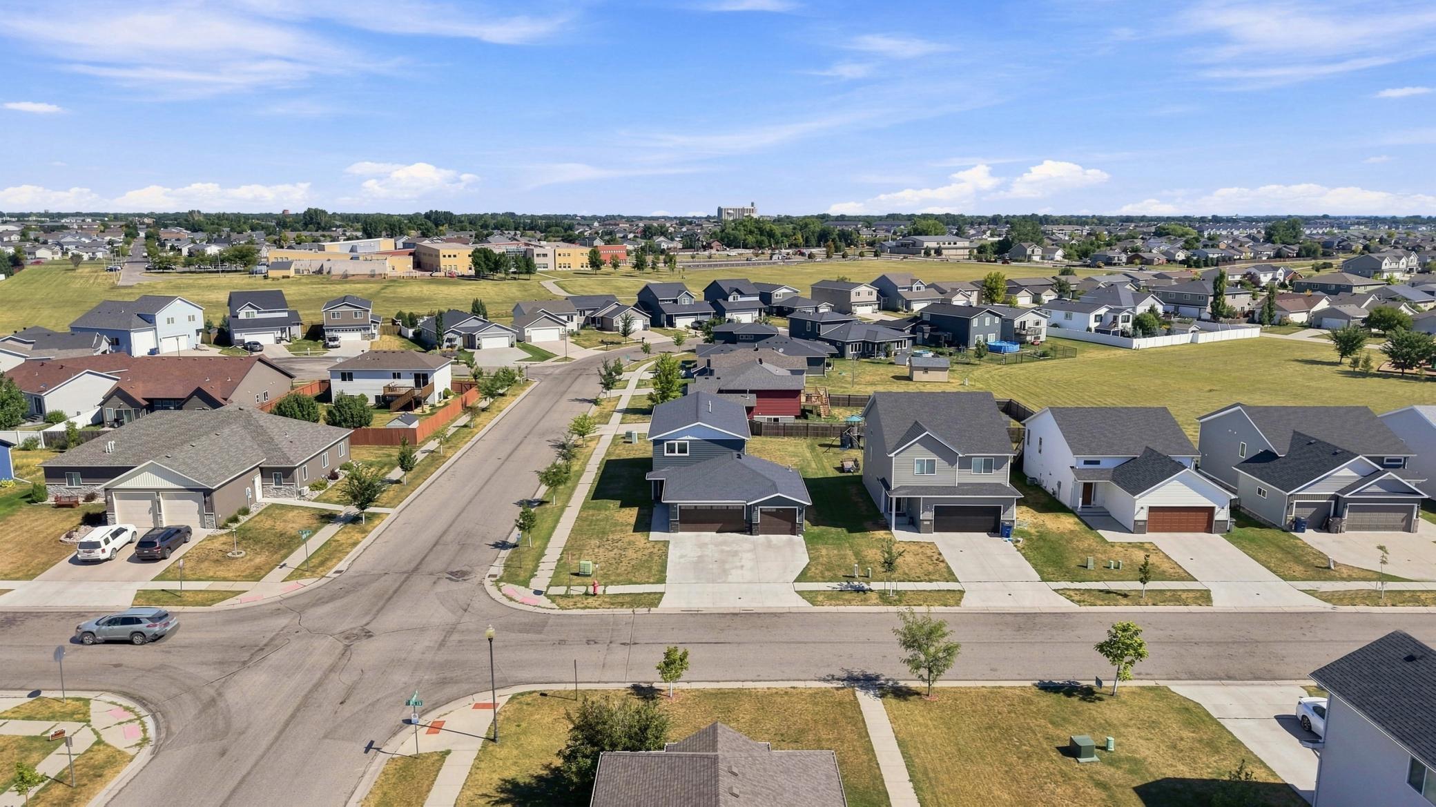 2019 single family home for sale at 1102 LILAC Lane in Moorhead, MN — 4 bed, 3 bath (photo 28 of 42)