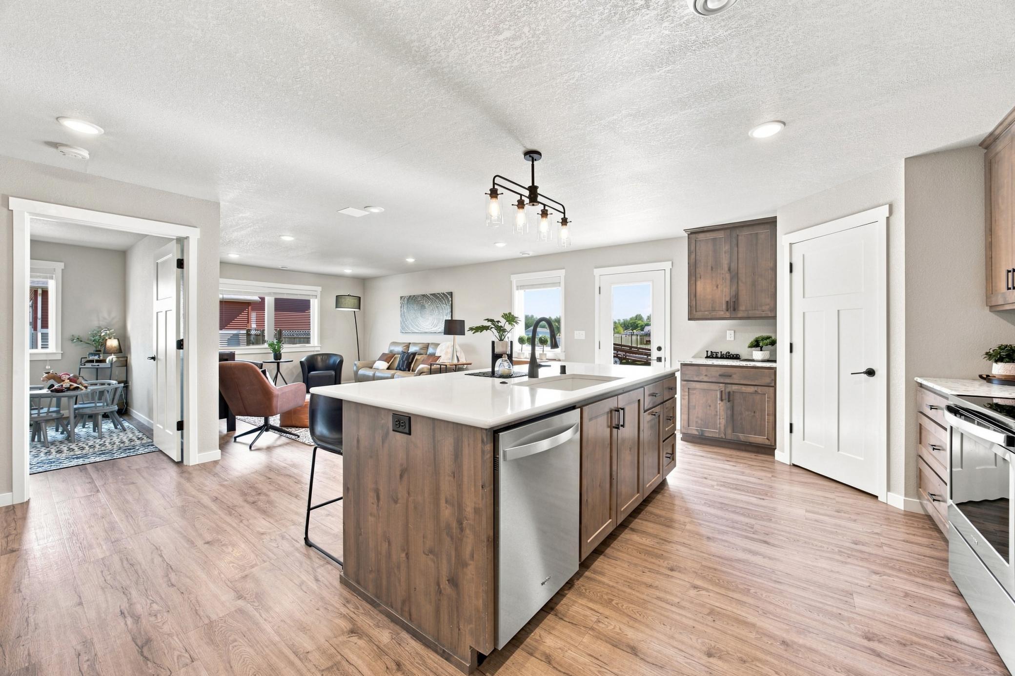 2019 single family home for sale at 1102 LILAC Lane in Moorhead, MN — 4 bed, 3 bath (photo 4 of 42)