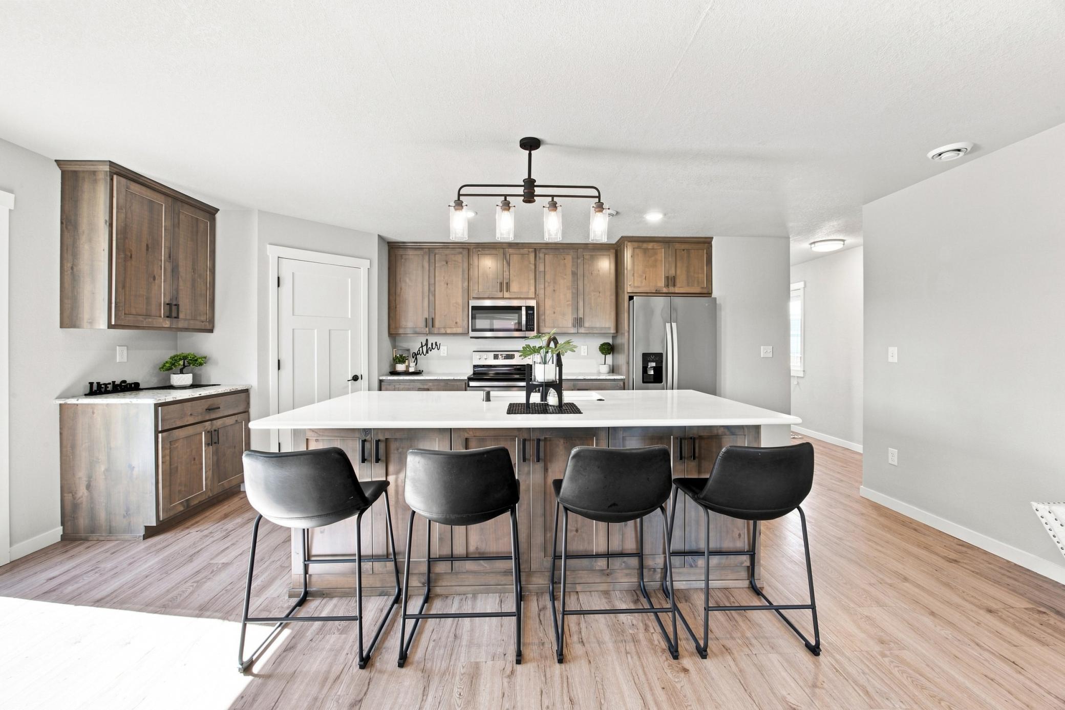 2019 single family home for sale at 1102 LILAC Lane in Moorhead, MN — 4 bed, 3 bath (photo 7 of 42)