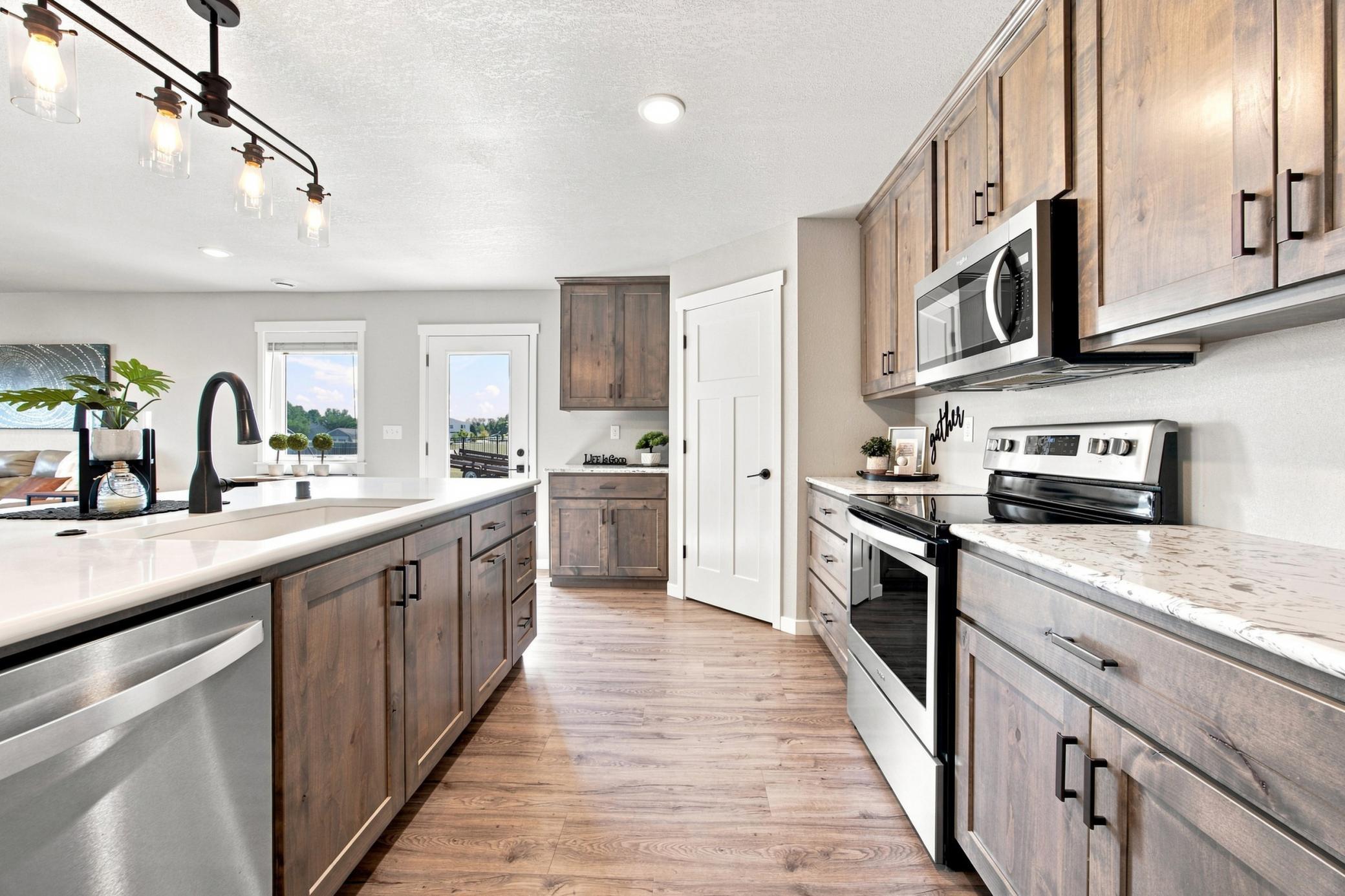 2019 single family home for sale at 1102 LILAC Lane in Moorhead, MN — 4 bed, 3 bath (photo 9 of 42)