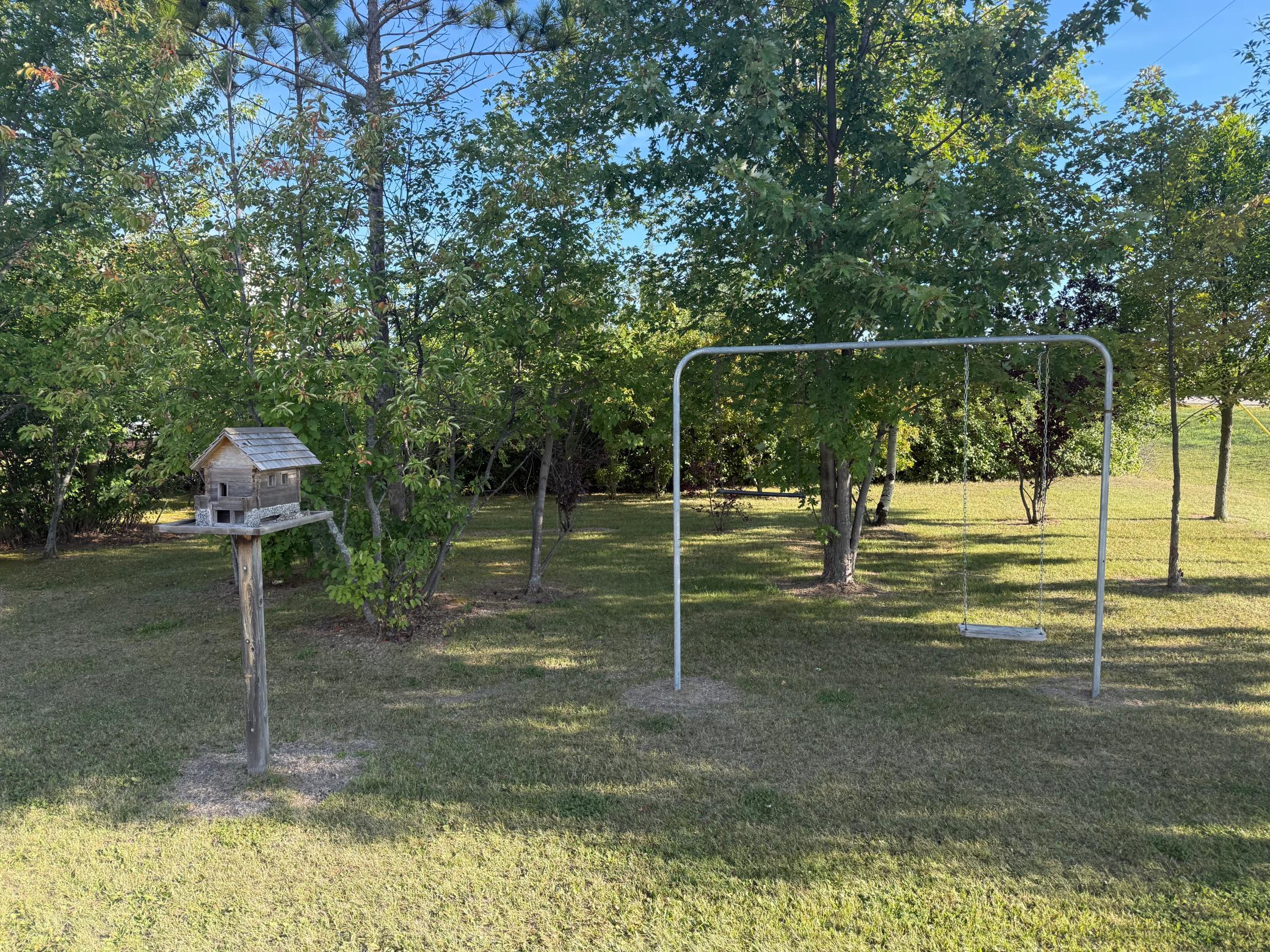 1970 single family home for sale at 24247 County Road 15 in Badger, MN — 3 bed, 1 bath (photo 12 of 18)