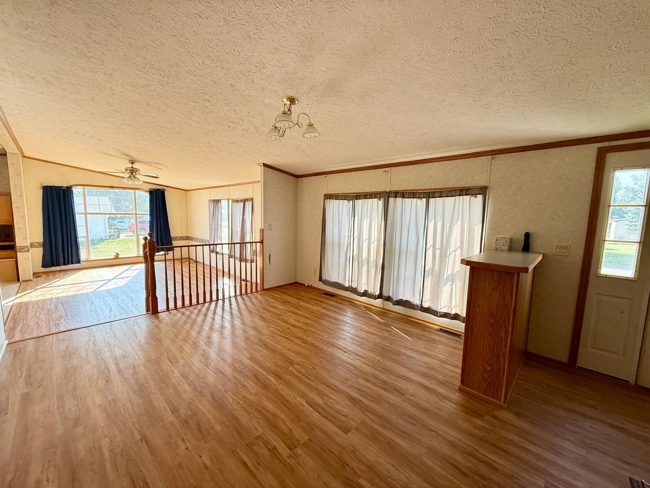 2001 single family home for sale at 1226 9th Street SW in Valley City, ND — 3 bed, 2 bath (photo 13 of 24)