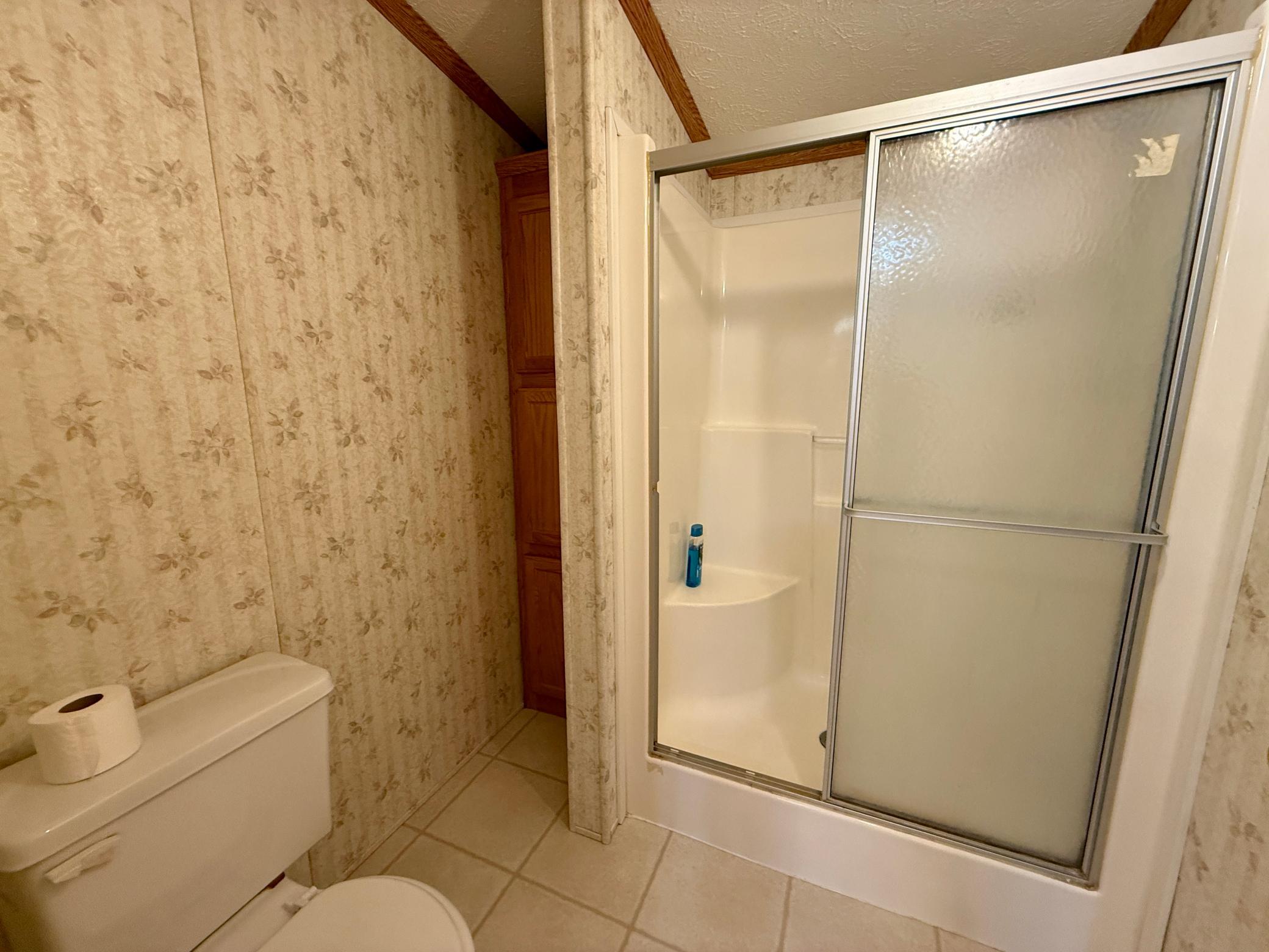 2001 single family home for sale at 1226 9th Street SW in Valley City, ND — 3 bed, 2 bath (photo 19 of 24)