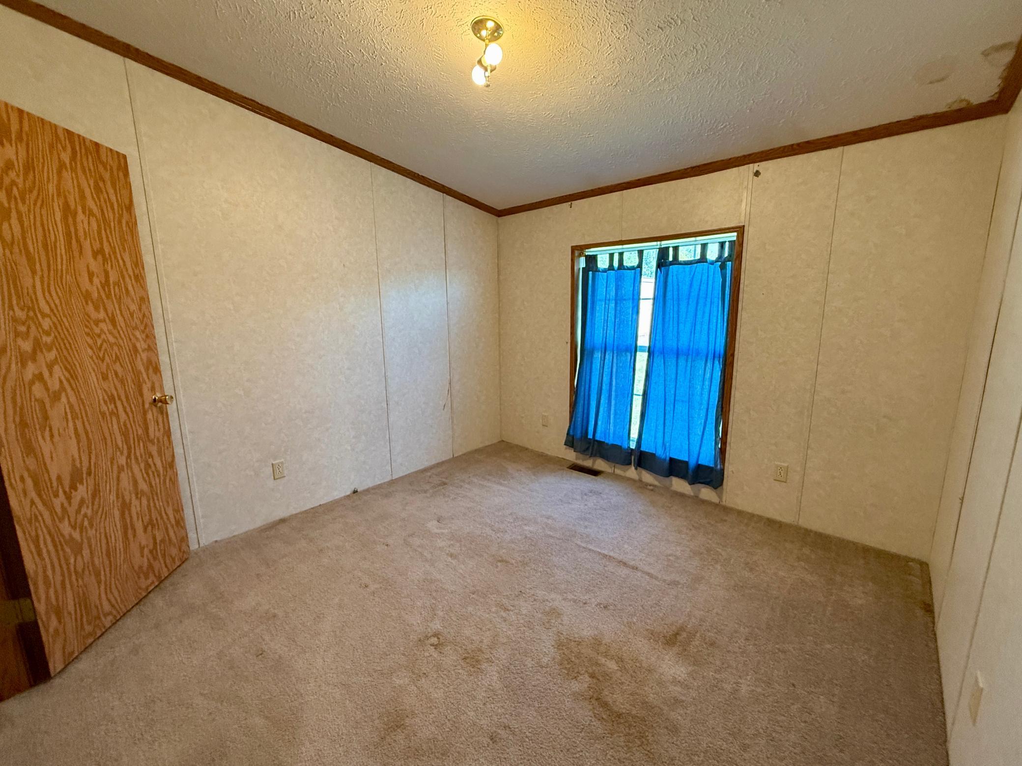2001 single family home for sale at 1226 9th Street SW in Valley City, ND — 3 bed, 2 bath (photo 22 of 24)