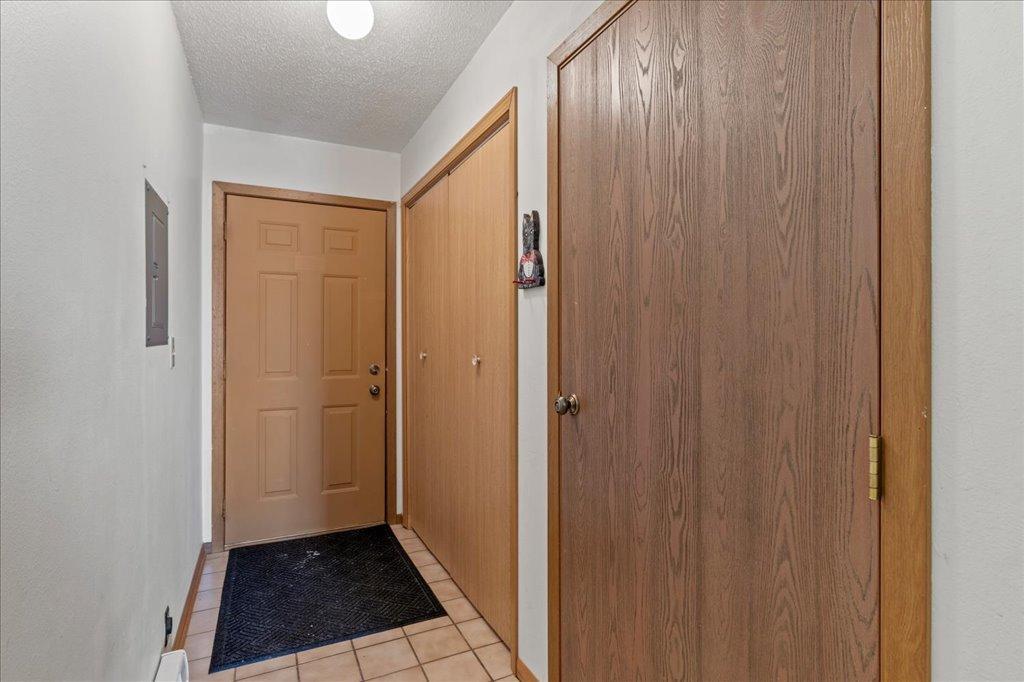 1987 condo for sale at 10490 US Highway 169, Unit 103 in Garrison, MN — 0 bed, 1 bath (photo 5 of 25)
