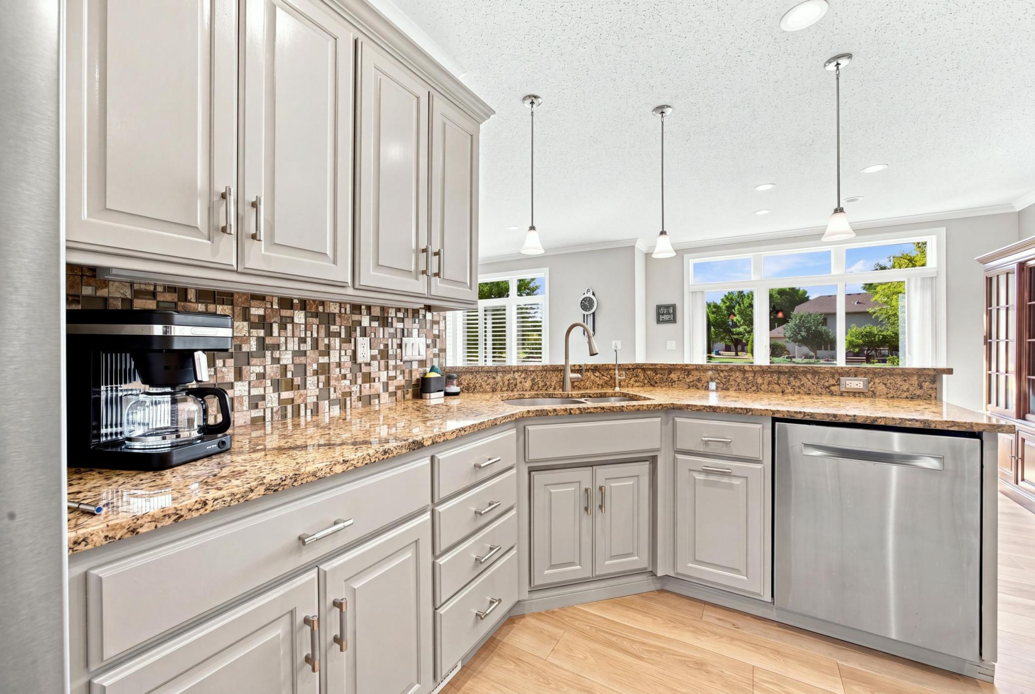 1999 single family home for sale at 2108 ROSE CREEK Boulevard S in Fargo, ND — 5 bed, 3 bath (photo 17 of 70)