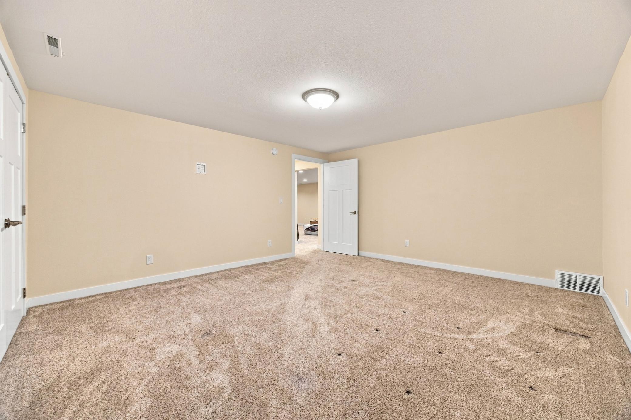 1999 single family home for sale at 2108 ROSE CREEK Boulevard S in Fargo, ND — 5 bed, 3 bath (photo 37 of 70)