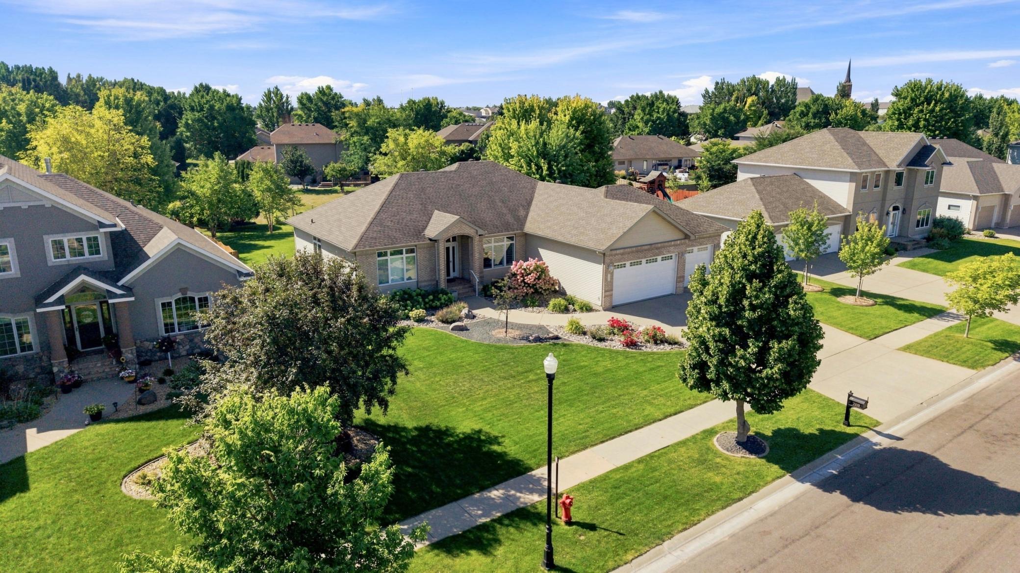 1999 single family home for sale at 2108 ROSE CREEK Boulevard S in Fargo, ND — 5 bed, 3 bath (photo 57 of 70)