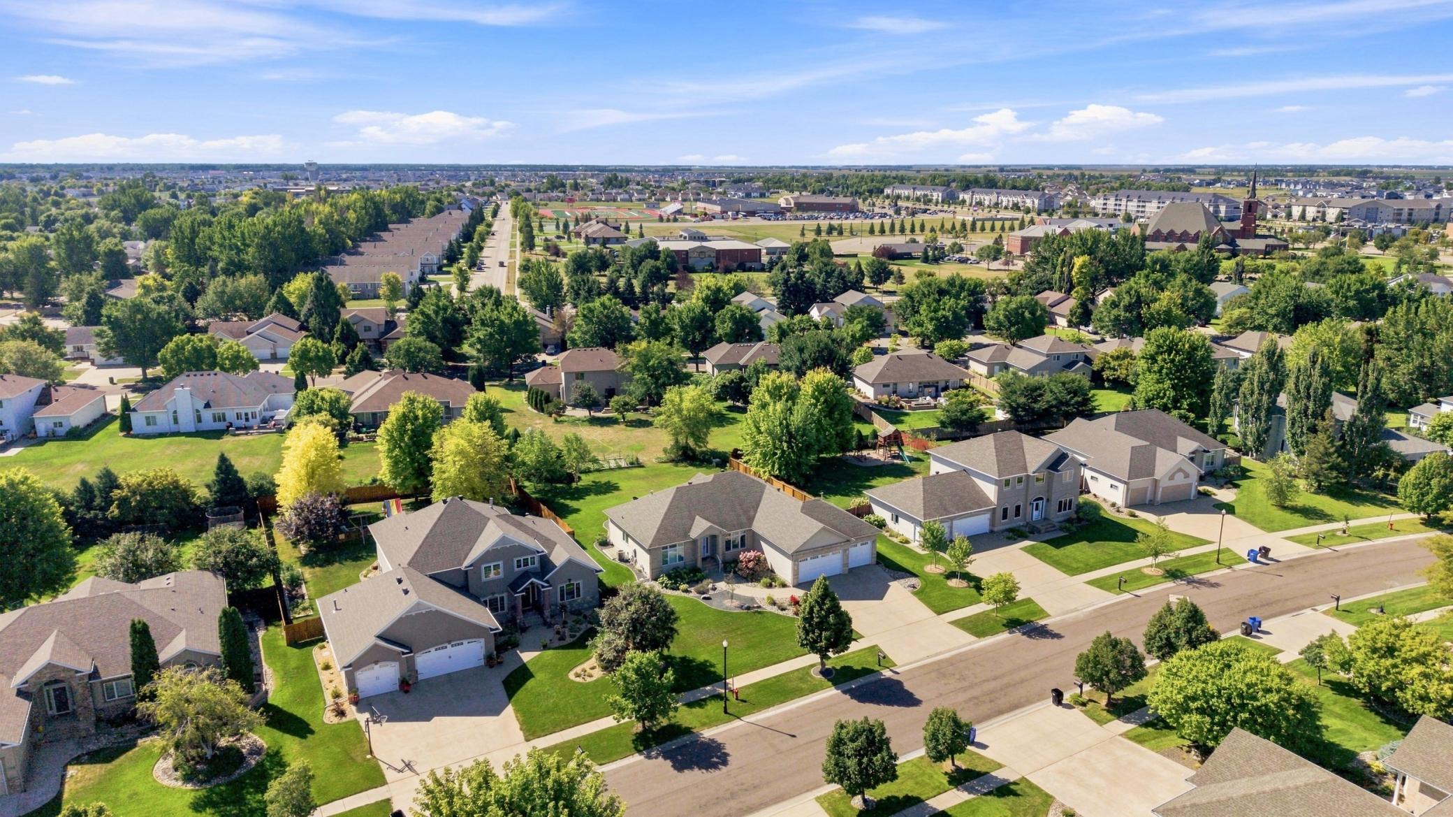 1999 single family home for sale at 2108 ROSE CREEK Boulevard S in Fargo, ND — 5 bed, 3 bath (photo 63 of 70)