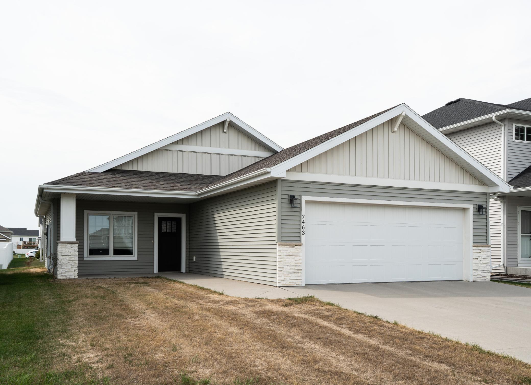 2018 single family home for sale at 7463 17th Street S in Fargo, ND — 3 bed, 2 bath (photo 2 of 36)