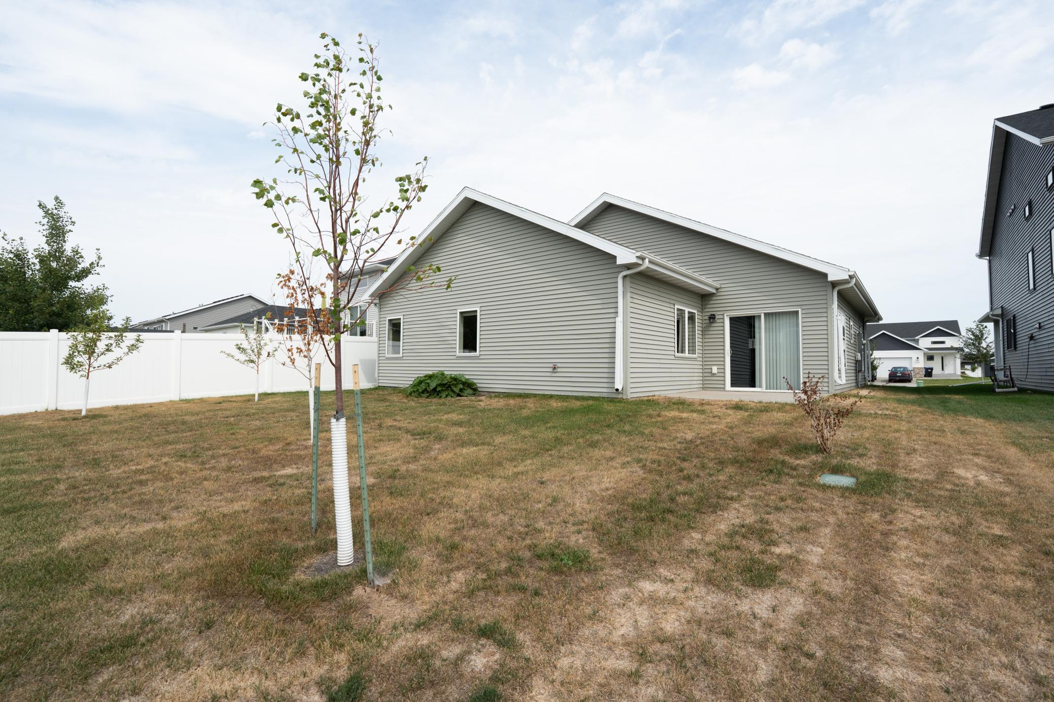 2018 single family home for sale at 7463 17th Street S in Fargo, ND — 3 bed, 2 bath (photo 5 of 36)