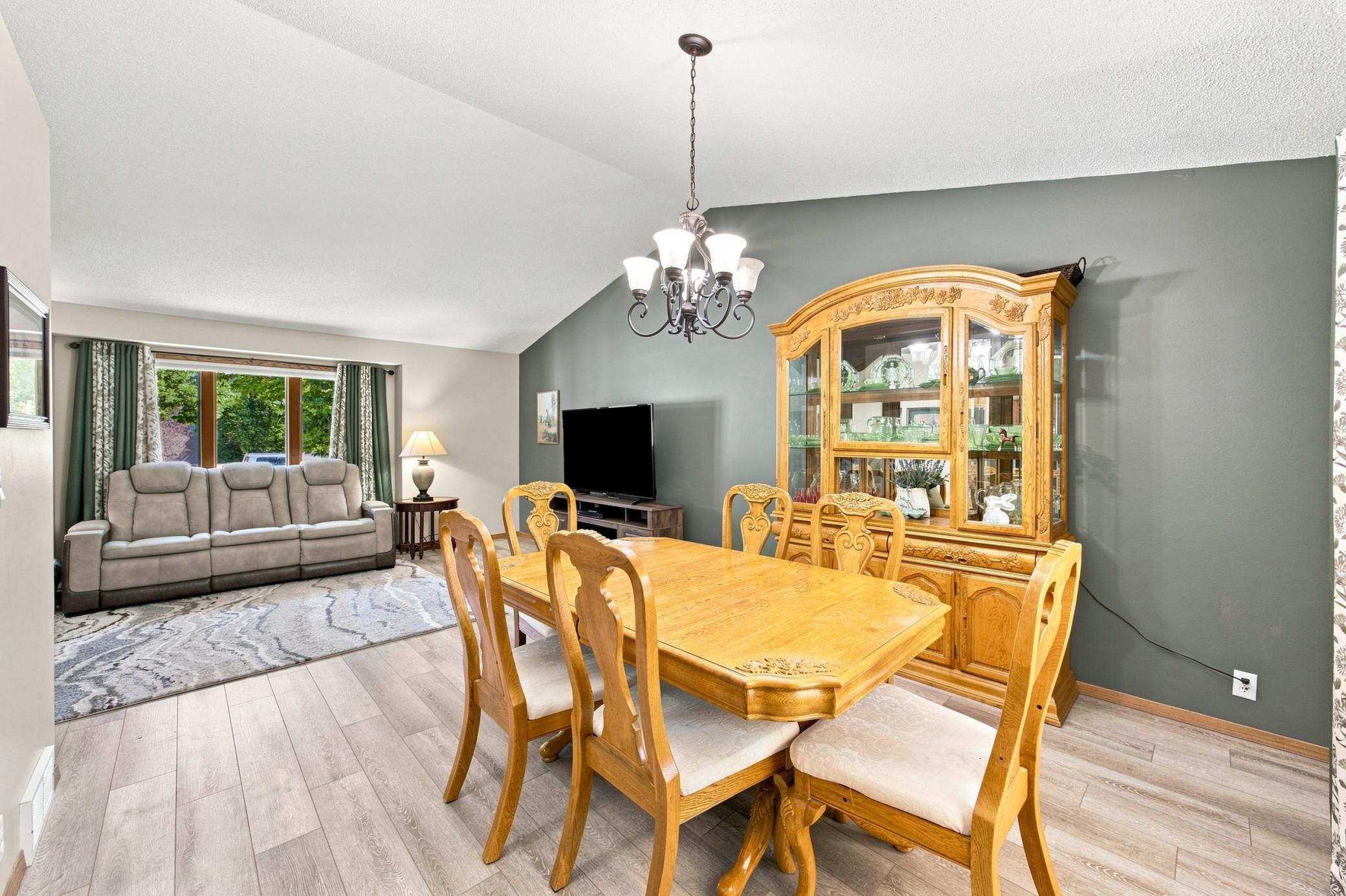 1992 single family home for sale at 3132 37 1/2 Avenue S in Fargo, ND — 4 bed, 3 bath (photo 15 of 59)