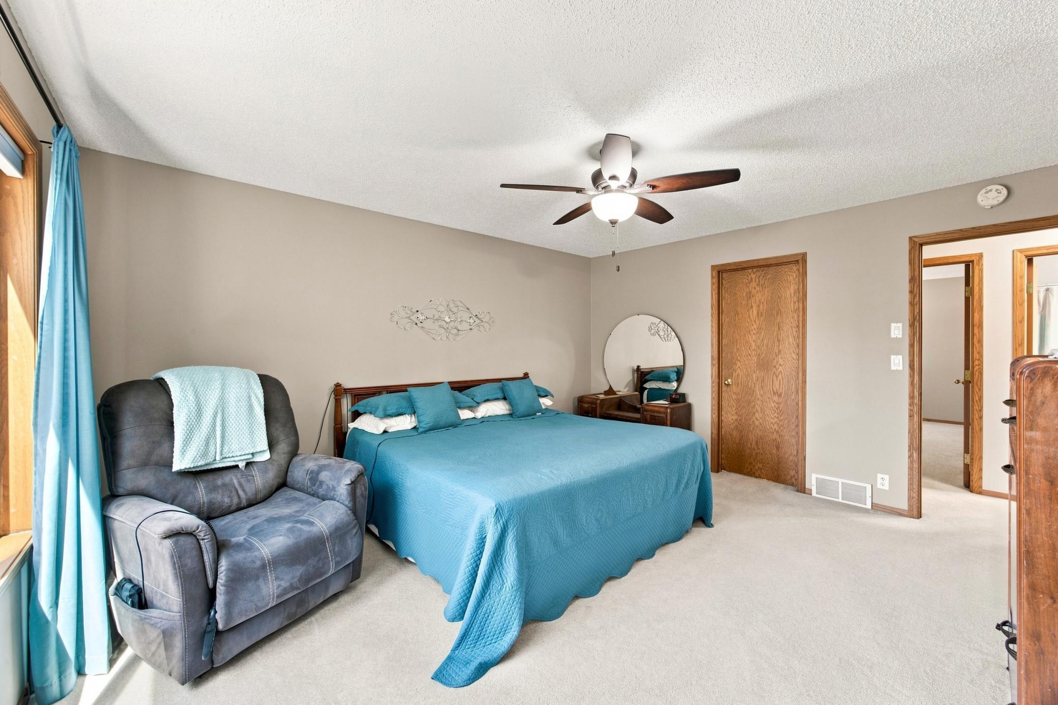 1992 single family home for sale at 3132 37 1/2 Avenue S in Fargo, ND — 4 bed, 3 bath (photo 17 of 59)