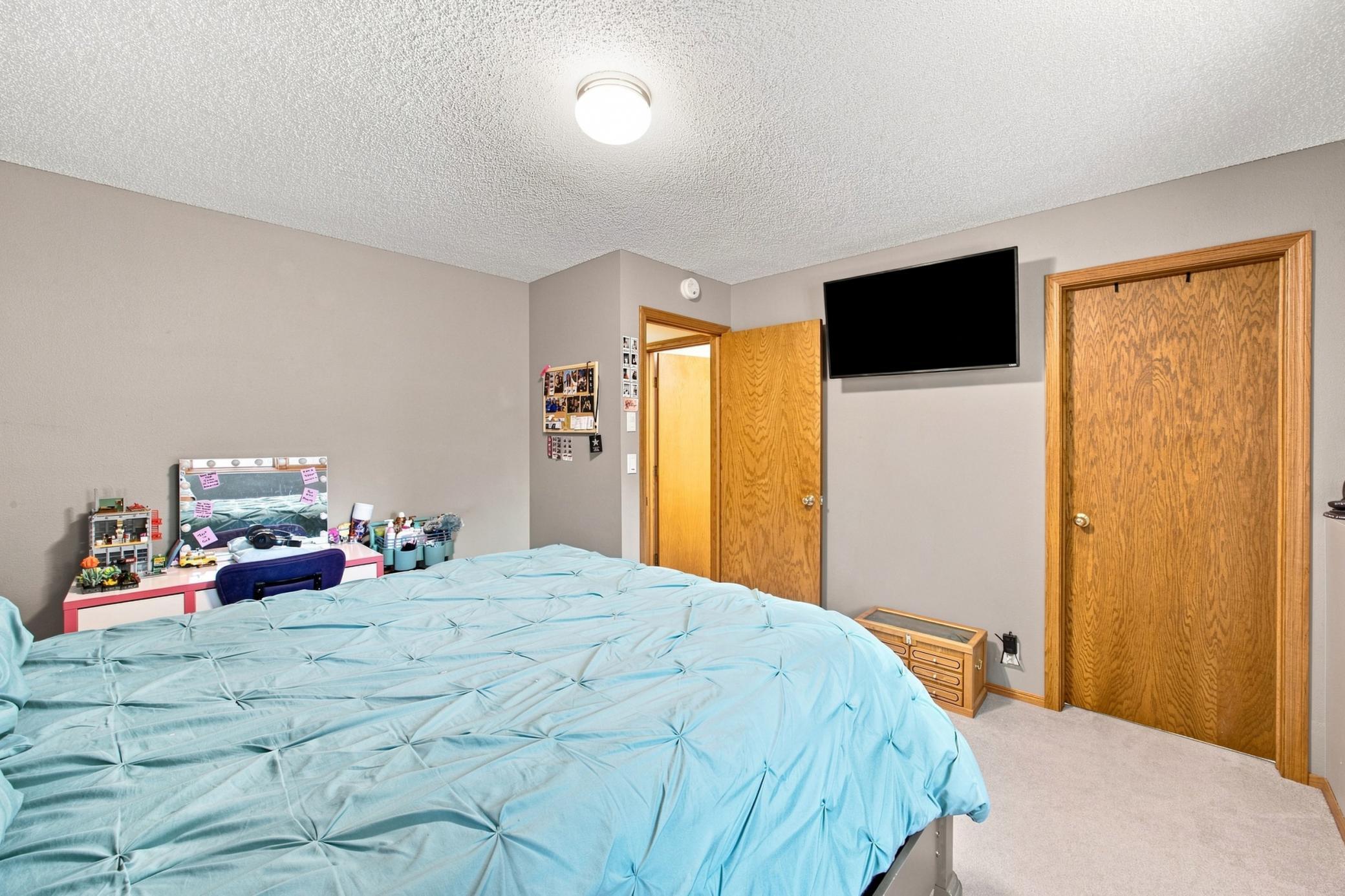 1992 single family home for sale at 3132 37 1/2 Avenue S in Fargo, ND — 4 bed, 3 bath (photo 28 of 59)