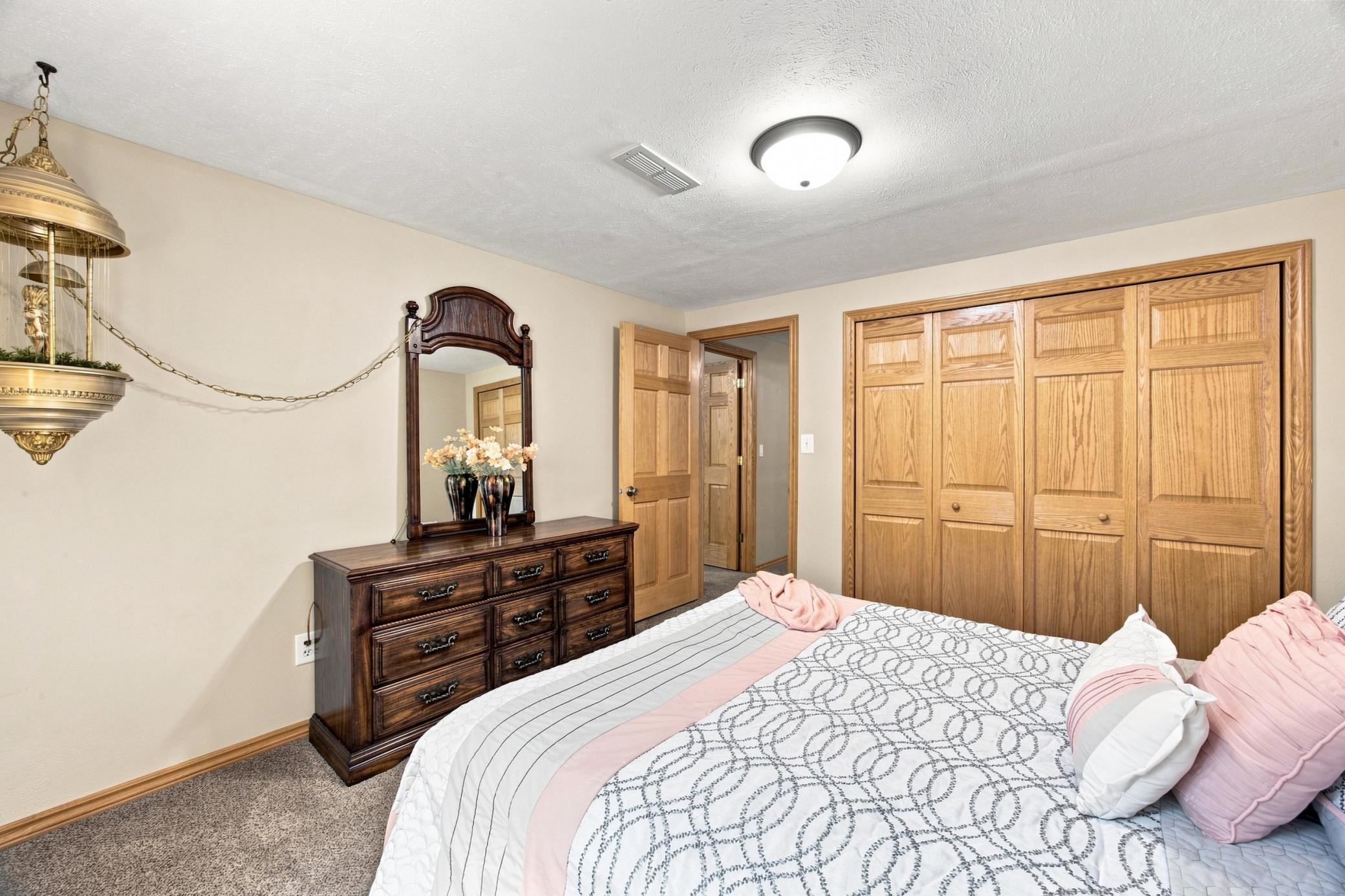 1992 single family home for sale at 3132 37 1/2 Avenue S in Fargo, ND — 4 bed, 3 bath (photo 30 of 59)