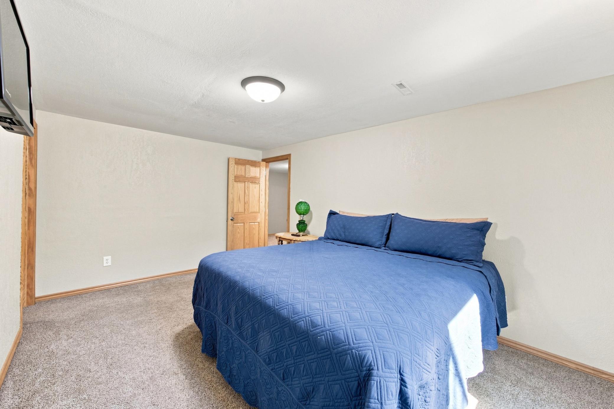 1992 single family home for sale at 3132 37 1/2 Avenue S in Fargo, ND — 4 bed, 3 bath (photo 32 of 59)
