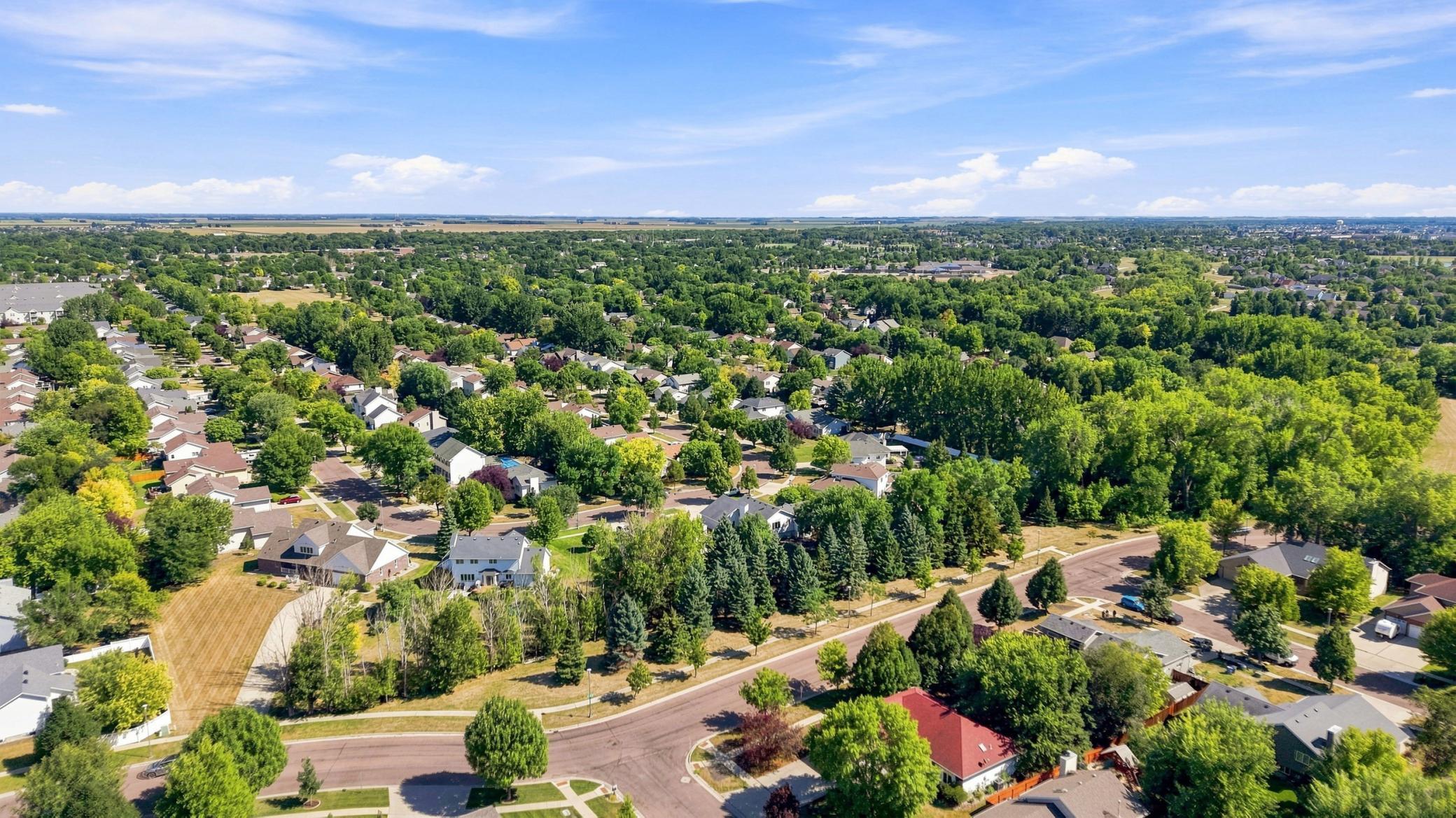1992 single family home for sale at 3132 37 1/2 Avenue S in Fargo, ND — 4 bed, 3 bath (photo 53 of 59)