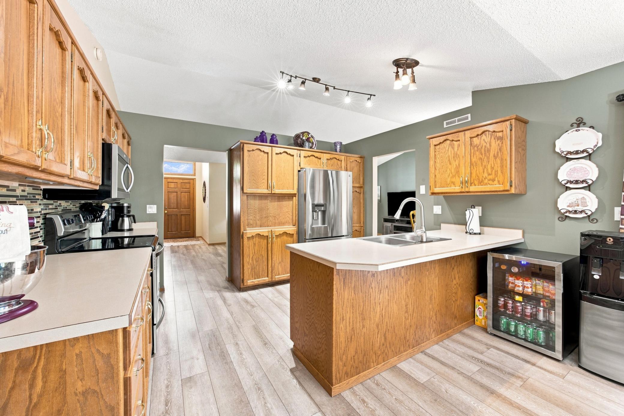 1992 single family home for sale at 3132 37 1/2 Avenue S in Fargo, ND — 4 bed, 3 bath (photo 8 of 59)