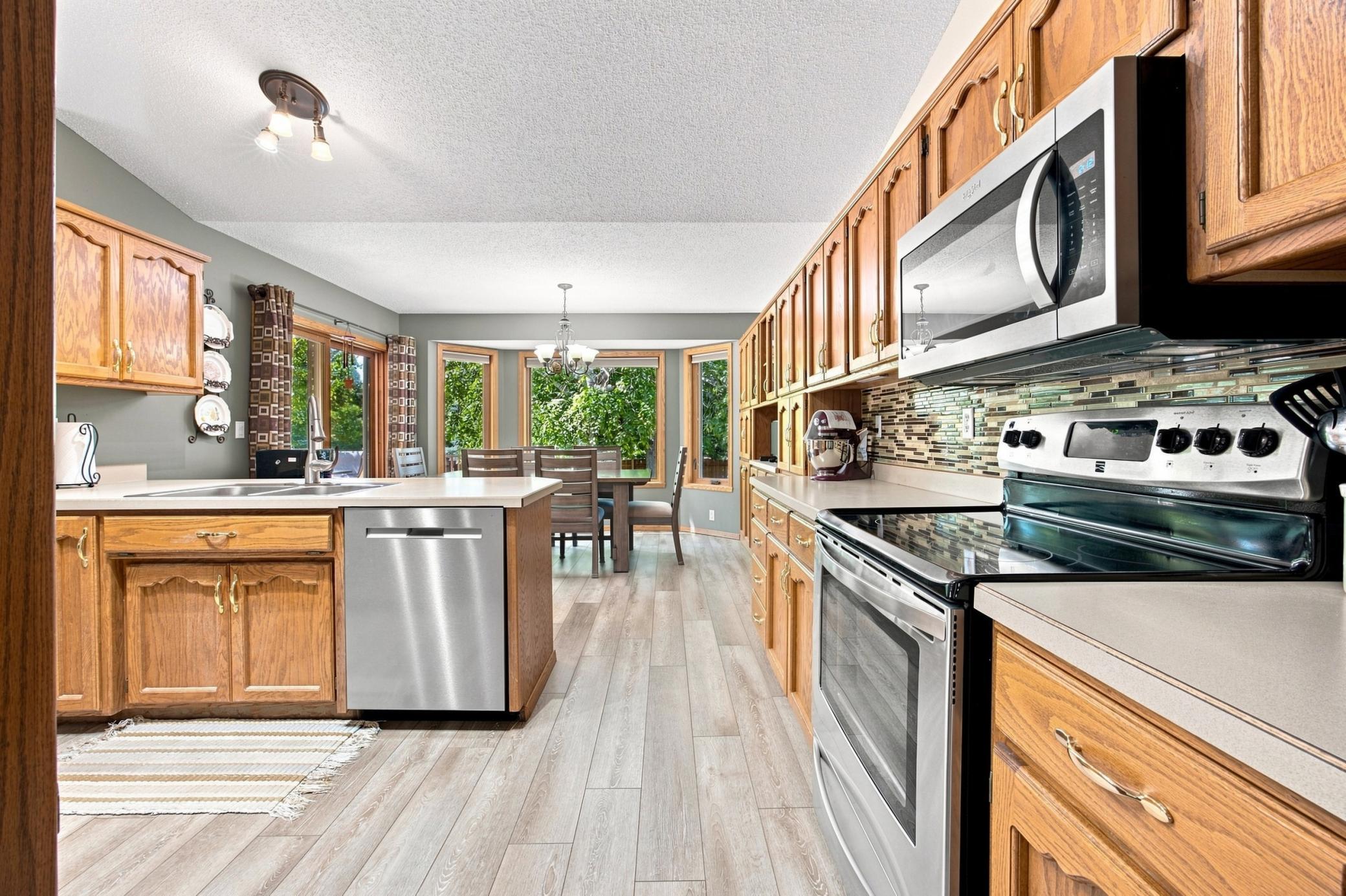 1992 single family home for sale at 3132 37 1/2 Avenue S in Fargo, ND — 4 bed, 3 bath (photo 9 of 59)
