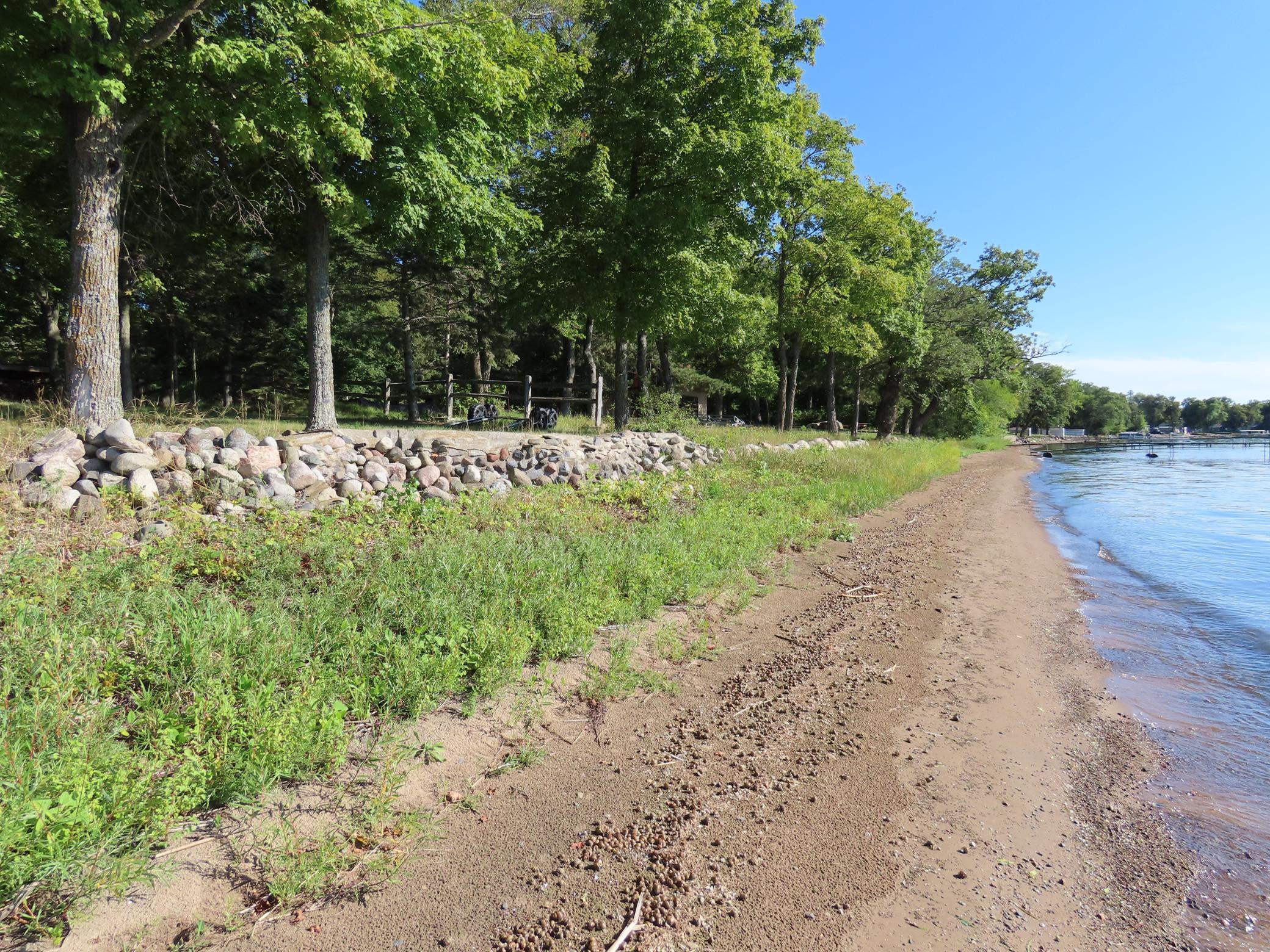 1988 single family home for sale at 16231 328th Avenue in Isle, MN — 2 bed, 1 bath (photo 12 of 51)