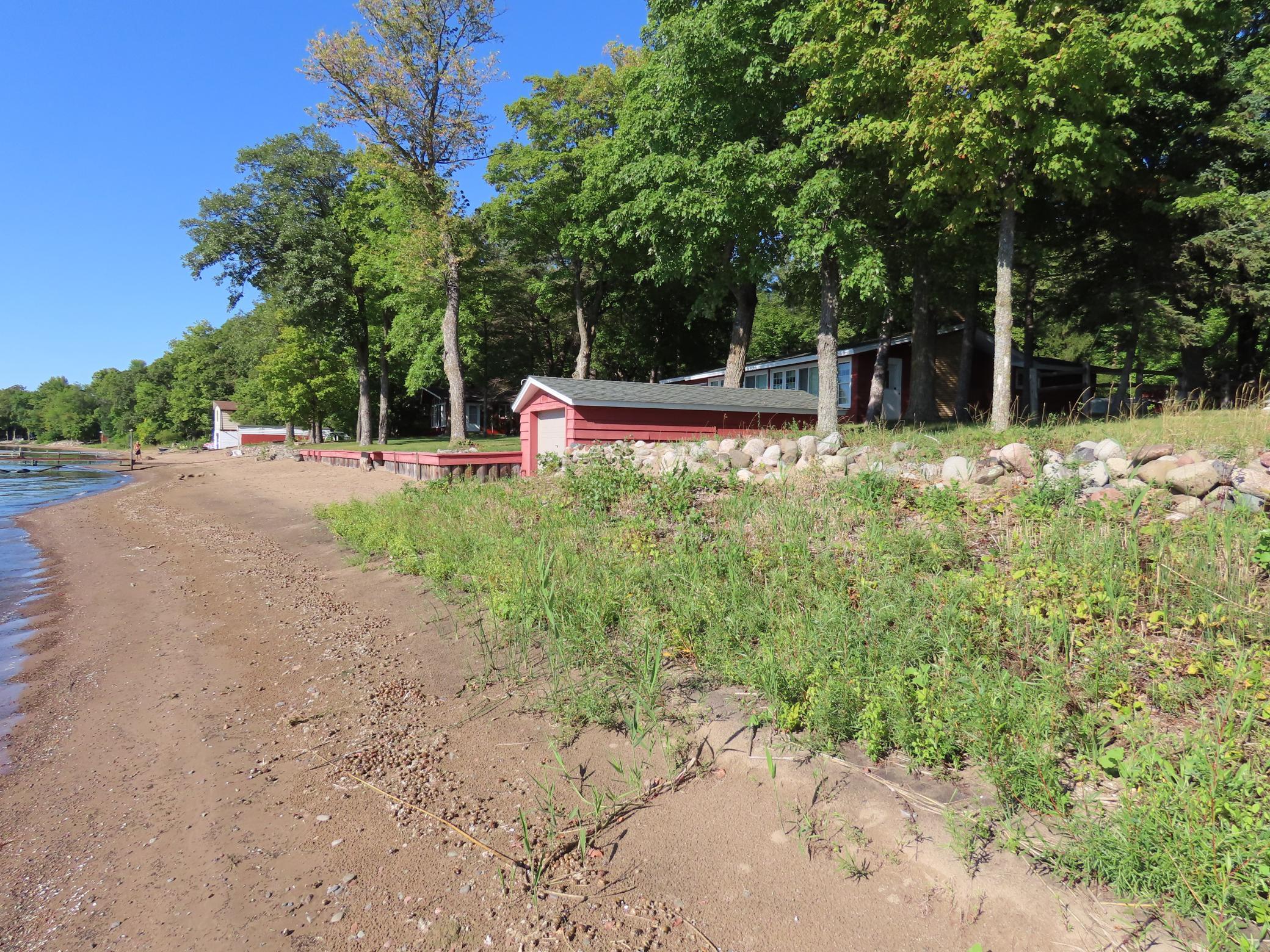 1988 single family home for sale at 16231 328th Avenue in Isle, MN — 2 bed, 1 bath (photo 14 of 51)