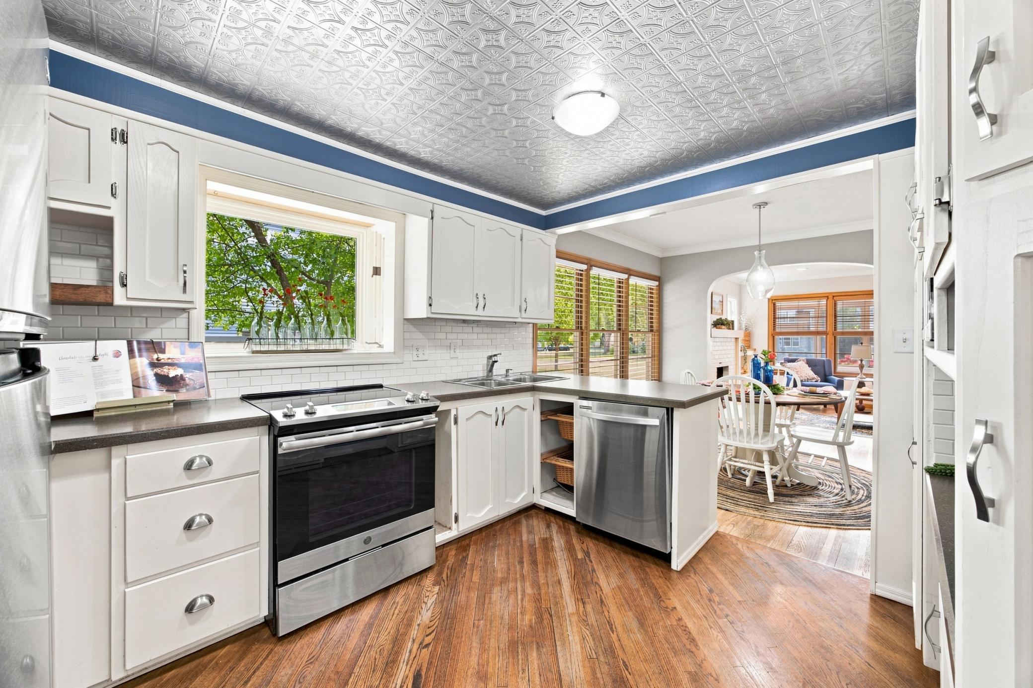 1939 single family home for sale at 514 4th Avenue S in Moorhead, MN — 3 bed, 2 bath (photo 11 of 46)