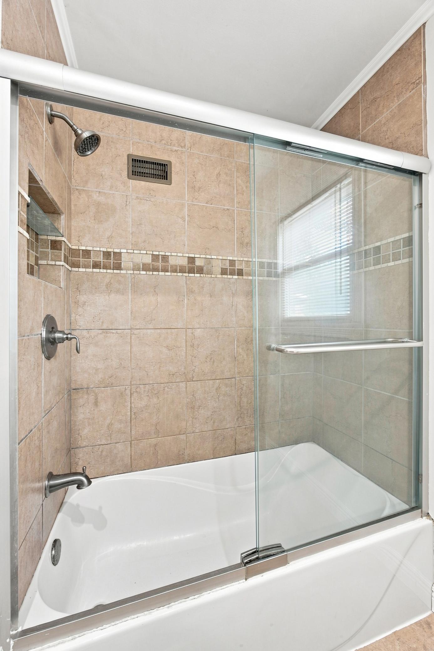 1939 single family home for sale at 514 4th Avenue S in Moorhead, MN — 3 bed, 2 bath (photo 26 of 46)