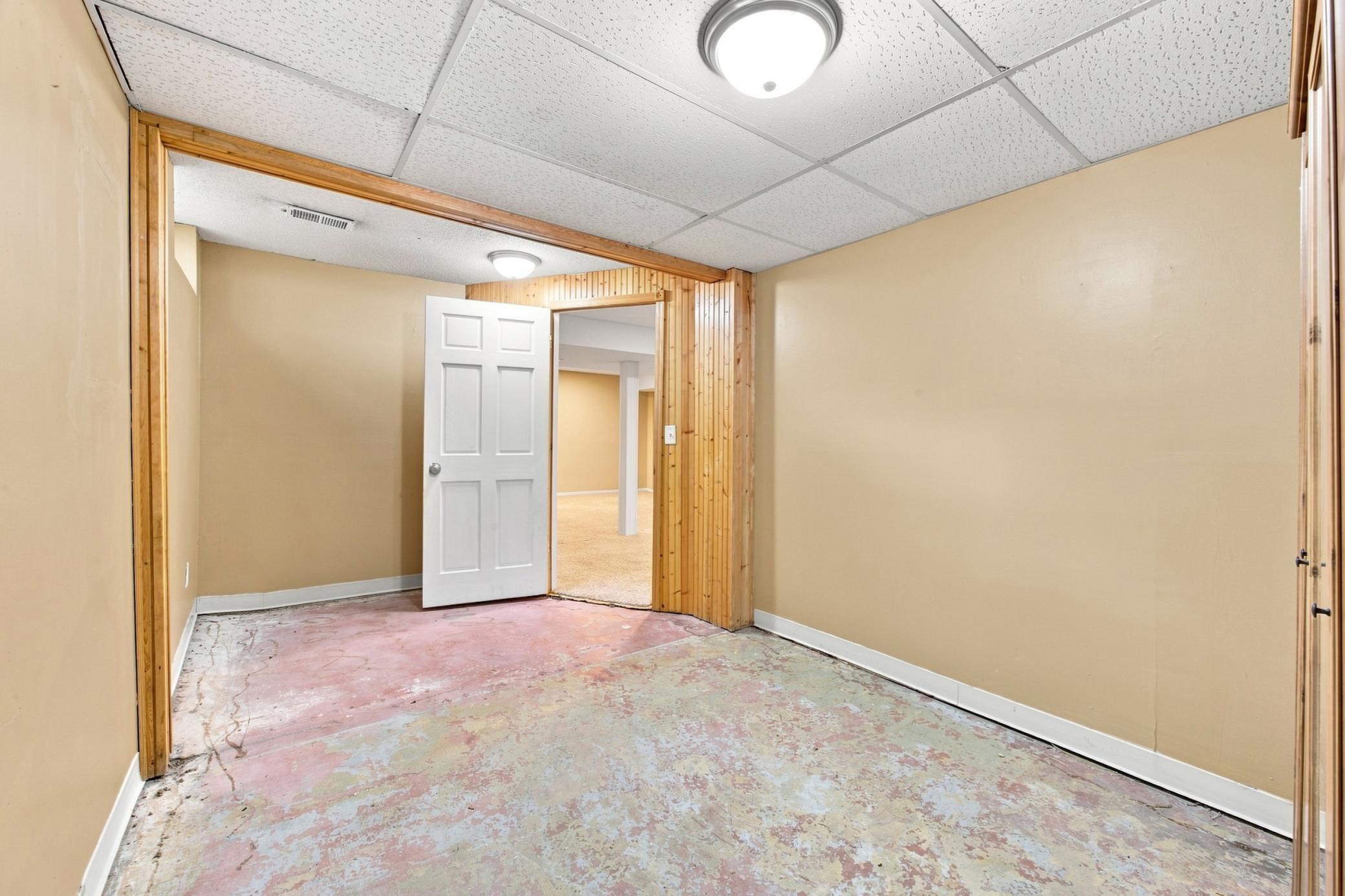 1939 single family home for sale at 514 4th Avenue S in Moorhead, MN — 3 bed, 2 bath (photo 35 of 46)