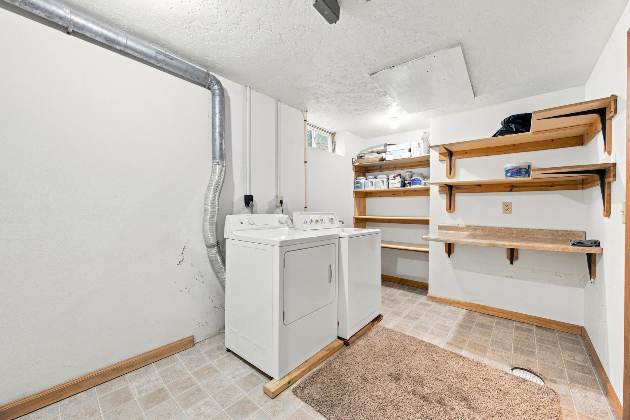 1939 single family home for sale at 514 4th Avenue S in Moorhead, MN — 3 bed, 2 bath (photo 37 of 46)