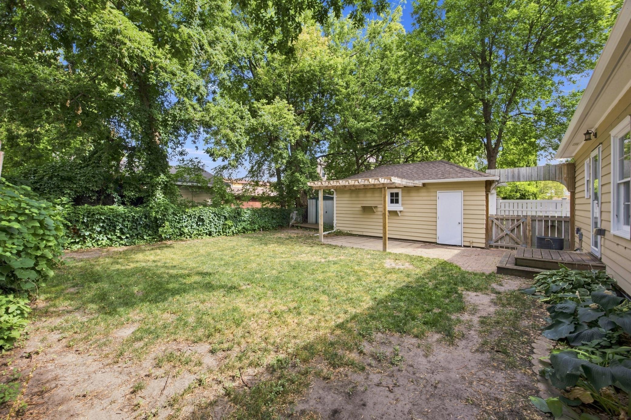 1939 single family home for sale at 514 4th Avenue S in Moorhead, MN — 3 bed, 2 bath (photo 39 of 46)