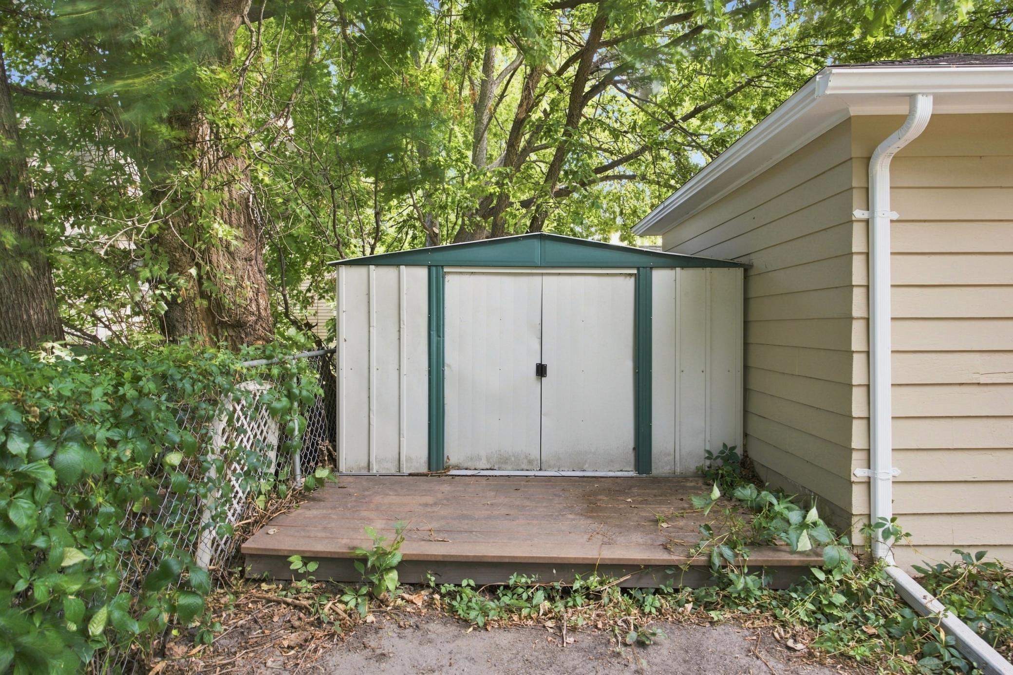 1939 single family home for sale at 514 4th Avenue S in Moorhead, MN — 3 bed, 2 bath (photo 41 of 46)