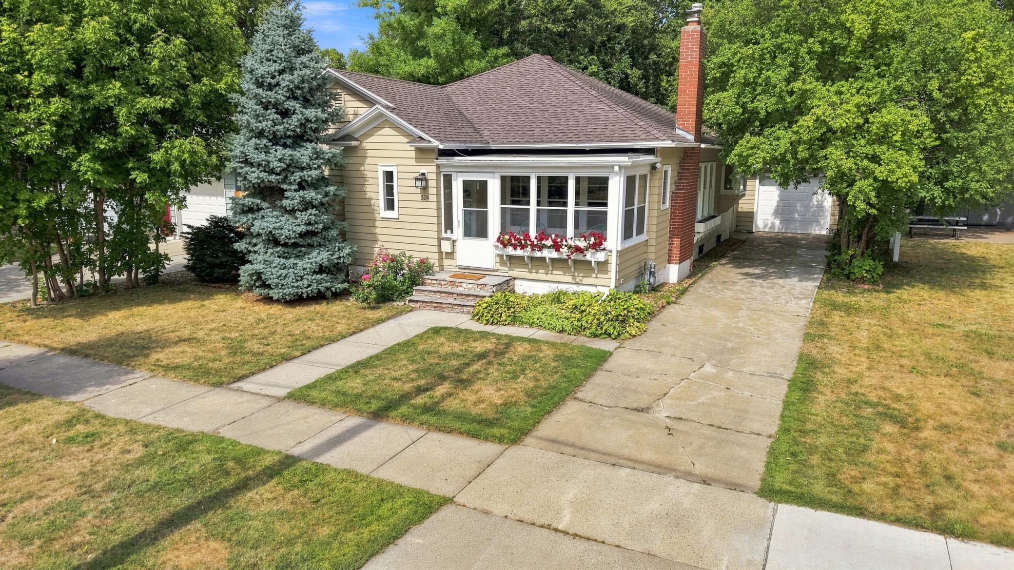 1939 single family home for sale at 514 4th Avenue S in Moorhead, MN — 3 bed, 2 bath (photo 46 of 46)