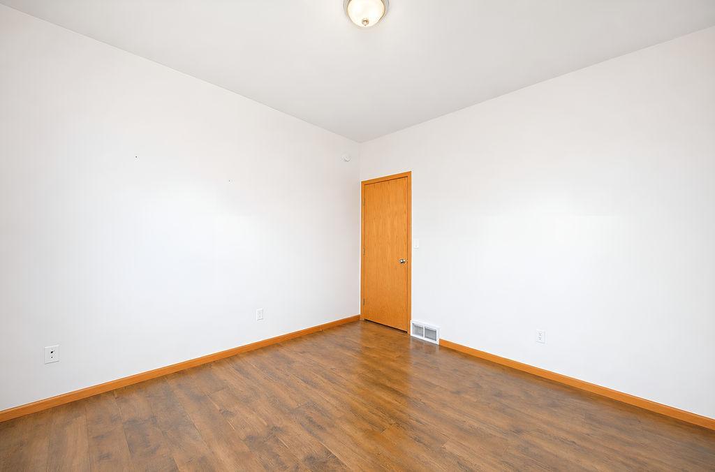 2003 single family home for sale at 938 Parkway Drive in West Fargo, ND — 5 bed, 3 bath (photo 15 of 51)