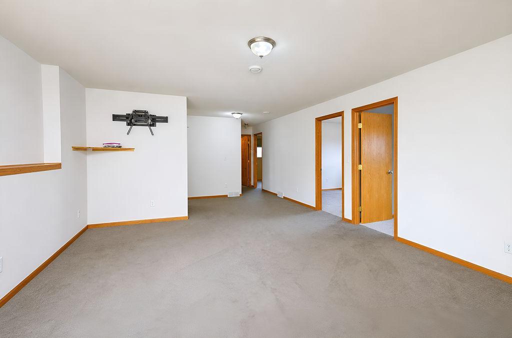 2003 single family home for sale at 938 Parkway Drive in West Fargo, ND — 5 bed, 3 bath (photo 26 of 51)