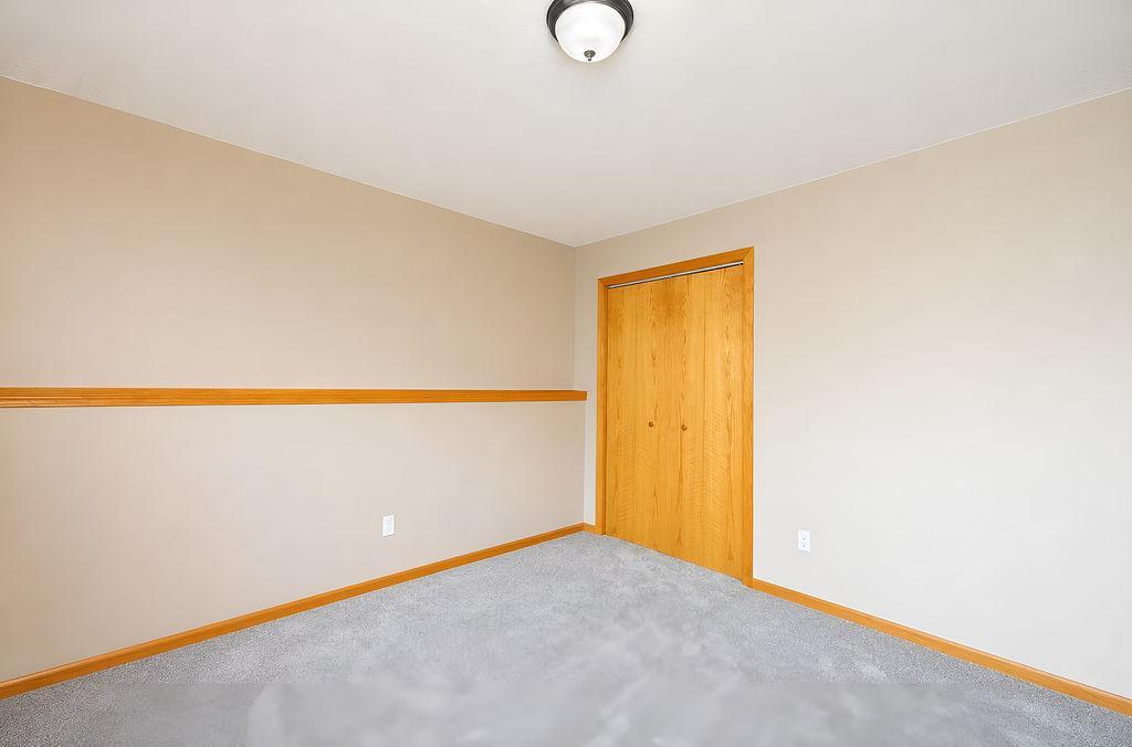 2003 single family home for sale at 938 Parkway Drive in West Fargo, ND — 5 bed, 3 bath (photo 32 of 51)