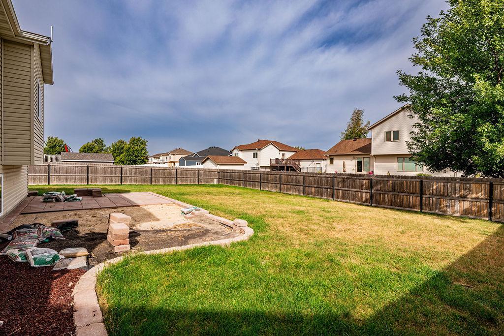 2003 single family home for sale at 938 Parkway Drive in West Fargo, ND — 5 bed, 3 bath (photo 46 of 51)