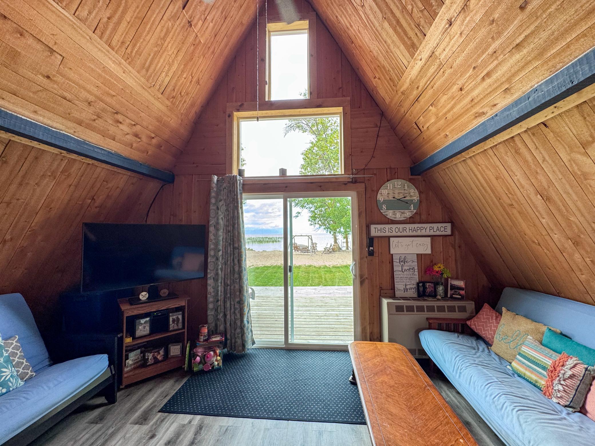 1975 single family home for sale at 21197 Joas Beach Road NE in Kelliher, MN — 1 bed, 1 bath (photo 13 of 41)