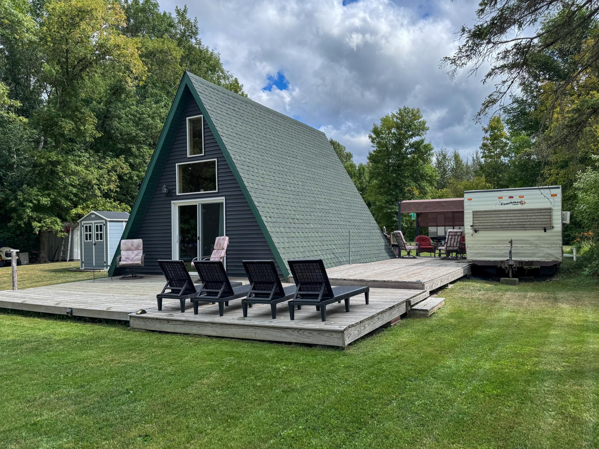 1975 single family home for sale at 21197 Joas Beach Road NE in Kelliher, MN — 1 bed, 1 bath (photo 4 of 41)