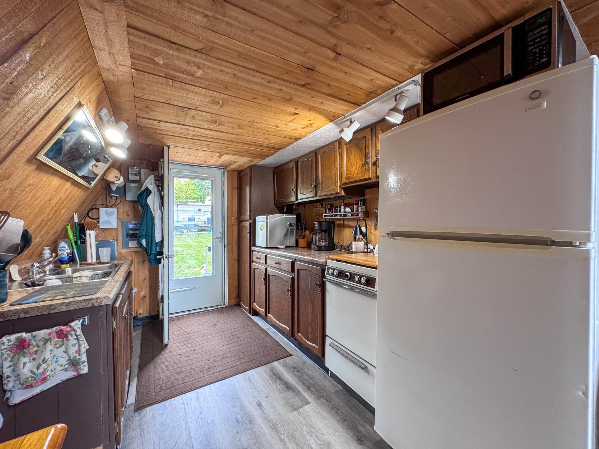 1975 single family home for sale at 21197 Joas Beach Road NE in Kelliher, MN — 1 bed, 1 bath (photo 9 of 41)