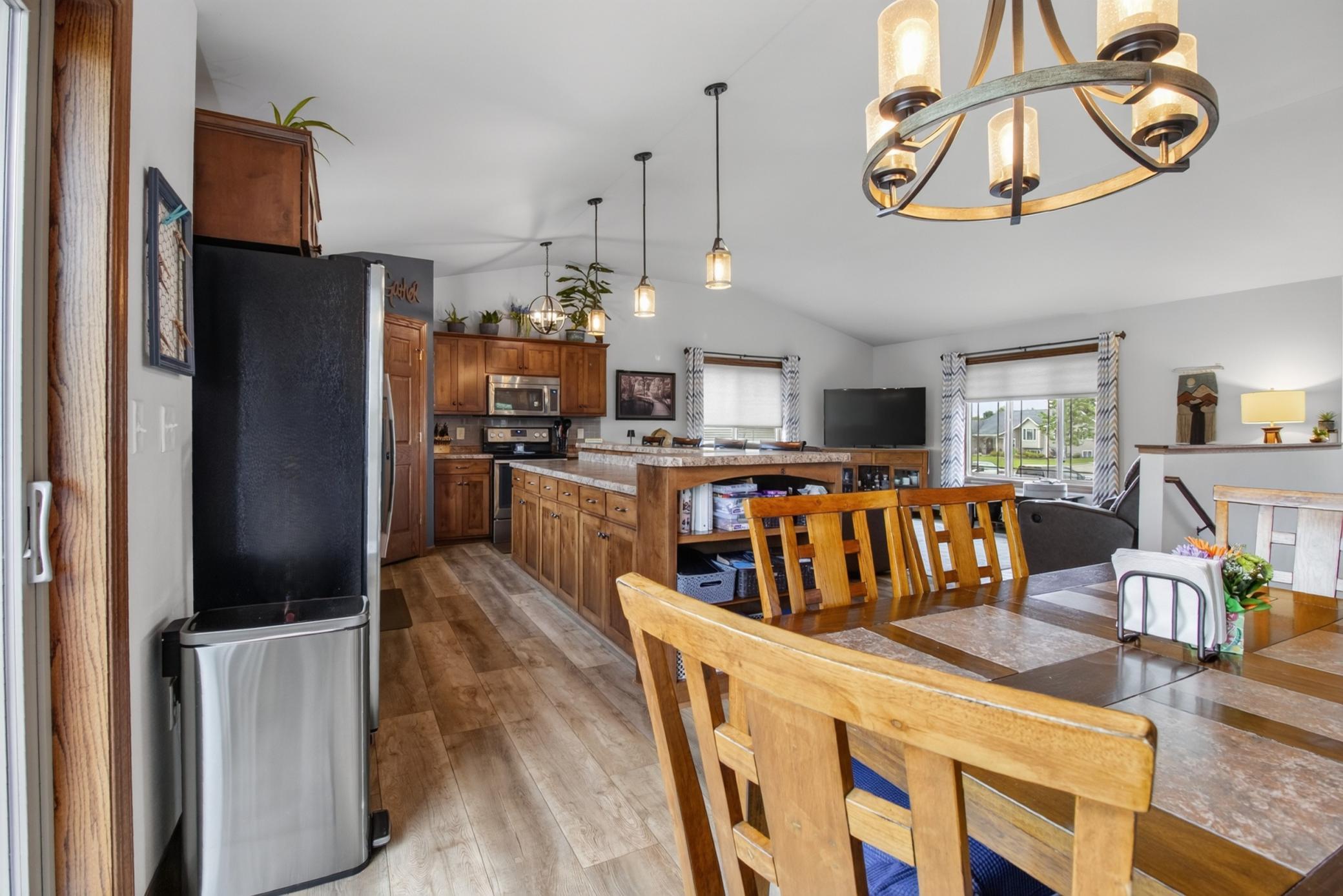 2012 single family home for sale at 1214 6th Avenue NW in Perham, MN — 4 bed, 2 bath (photo 18 of 44)