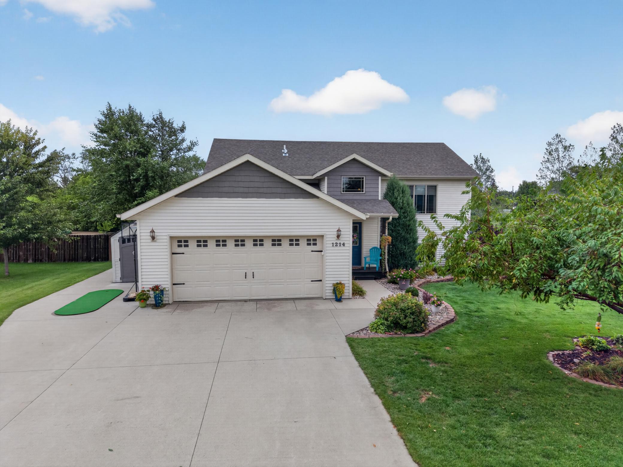 2012 single family home for sale at 1214 6th Avenue NW in Perham, MN — 4 bed, 2 bath (photo 4 of 44)