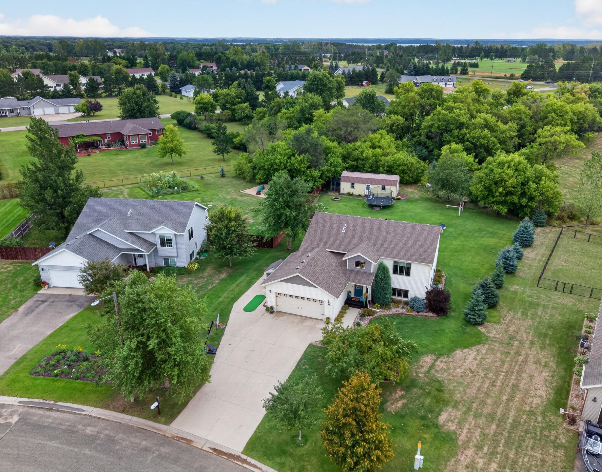 2012 single family home for sale at 1214 6th Avenue NW in Perham, MN — 4 bed, 2 bath (photo 5 of 44)