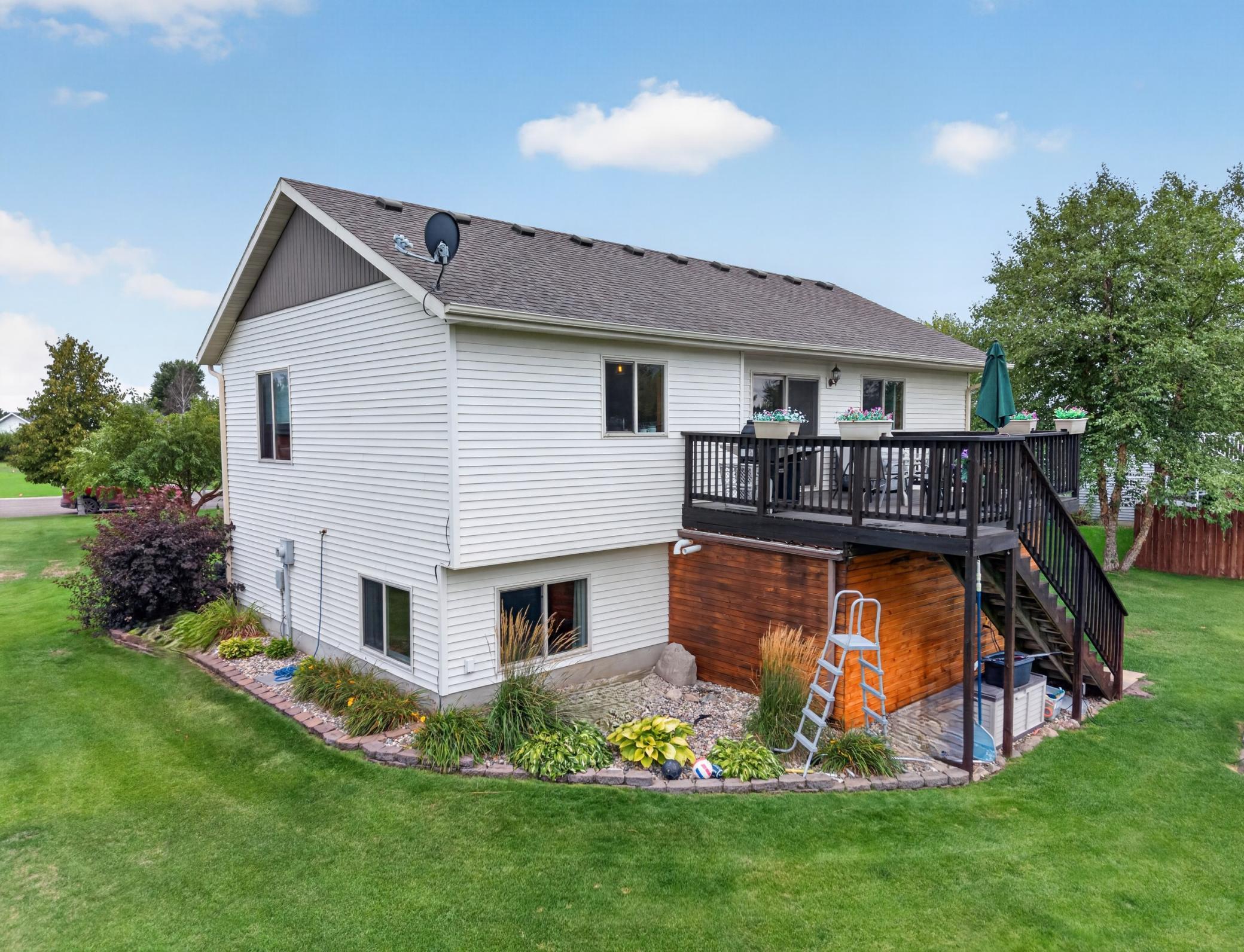 2012 single family home for sale at 1214 6th Avenue NW in Perham, MN — 4 bed, 2 bath (photo 7 of 44)